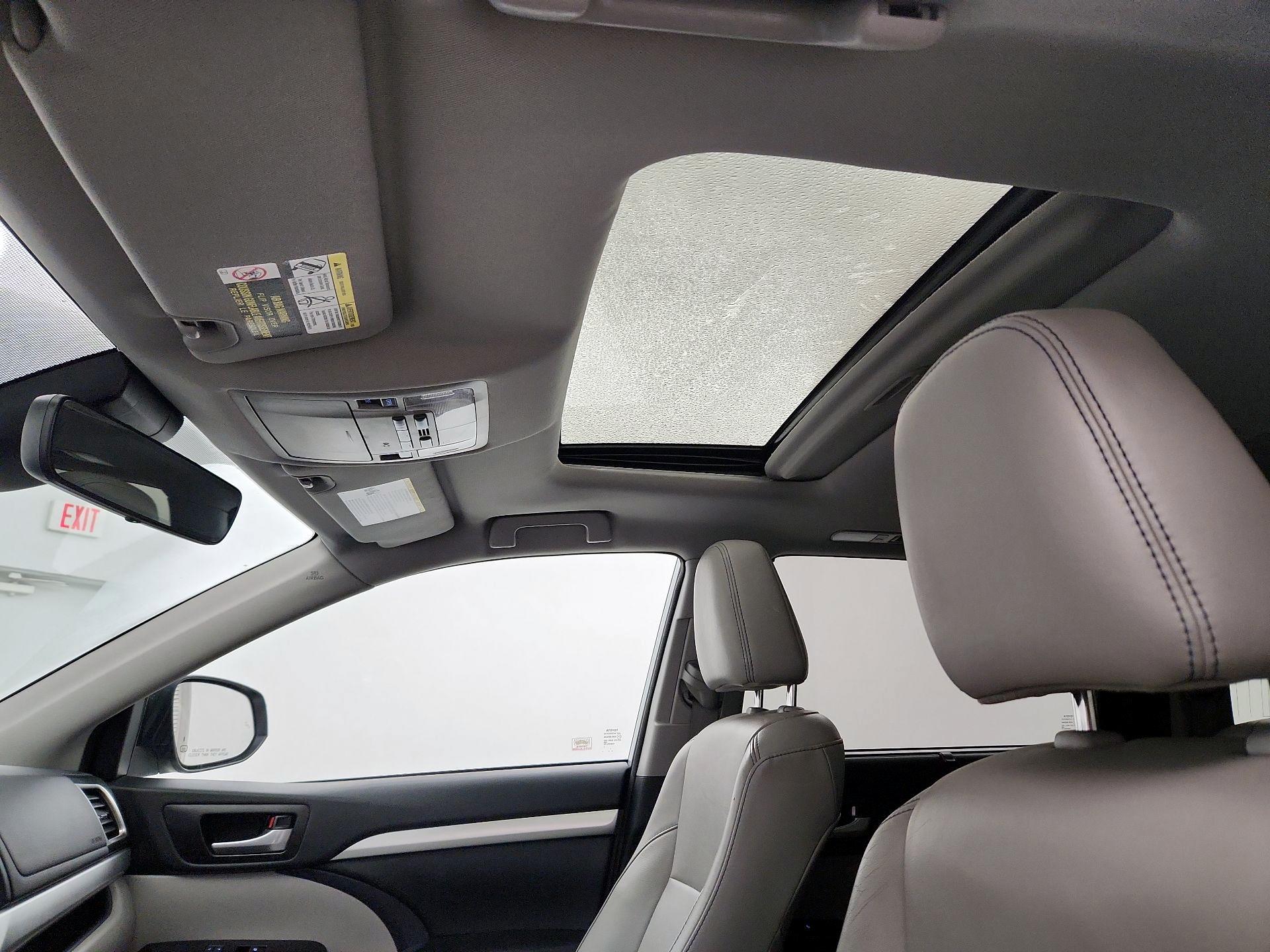 Thumbnail: 2018 Toyota Highlander - 20