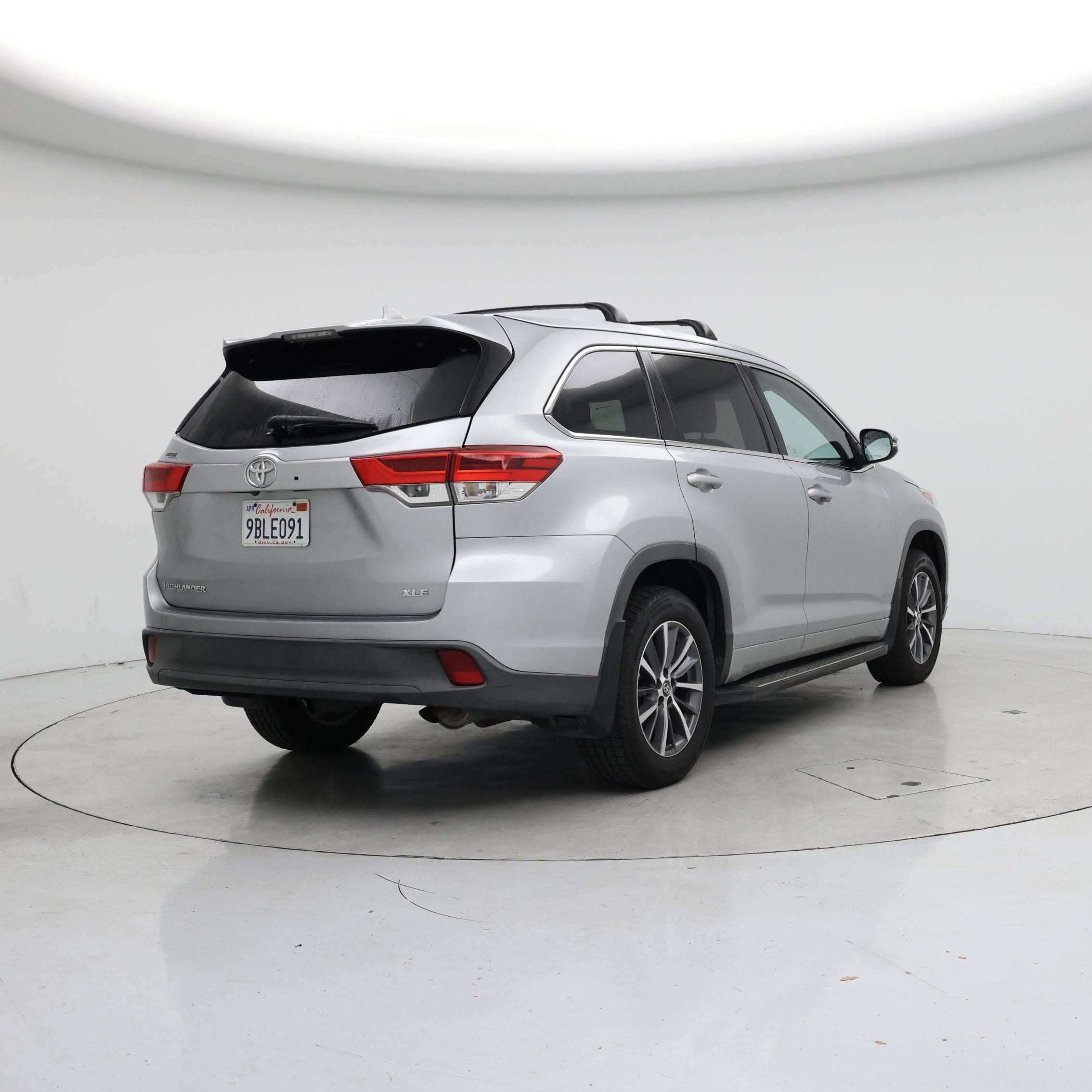 Thumbnail: 2018 Toyota Highlander - 8