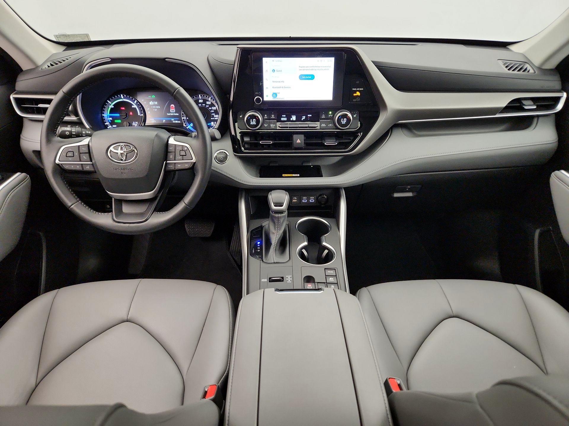 Thumbnail: 2023 Toyota Highlander - 9