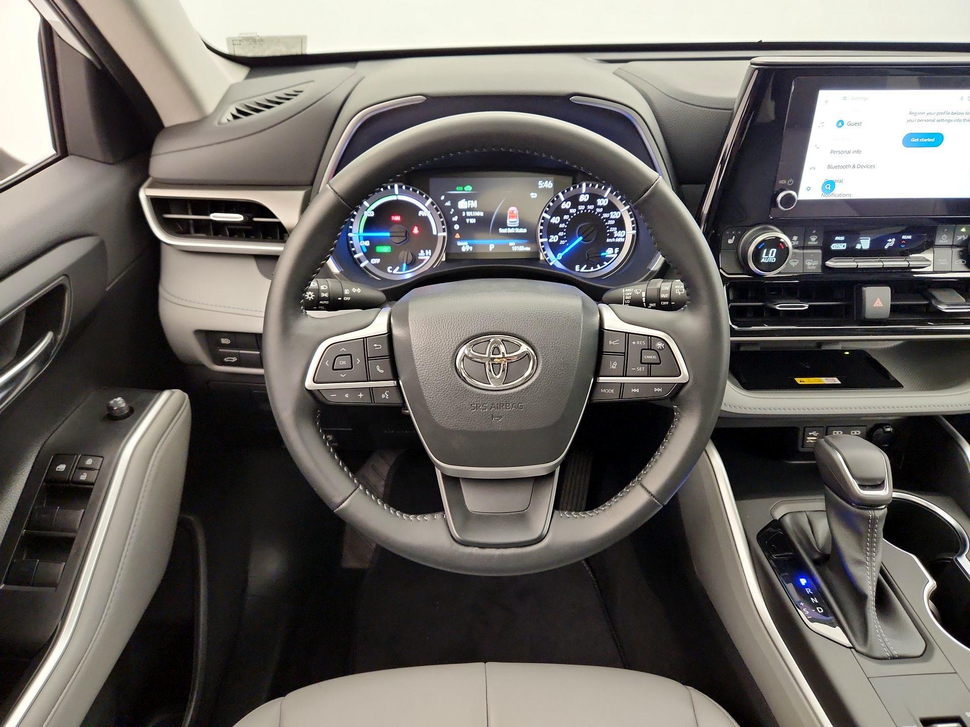 Thumbnail: 2023 Toyota Highlander - 10