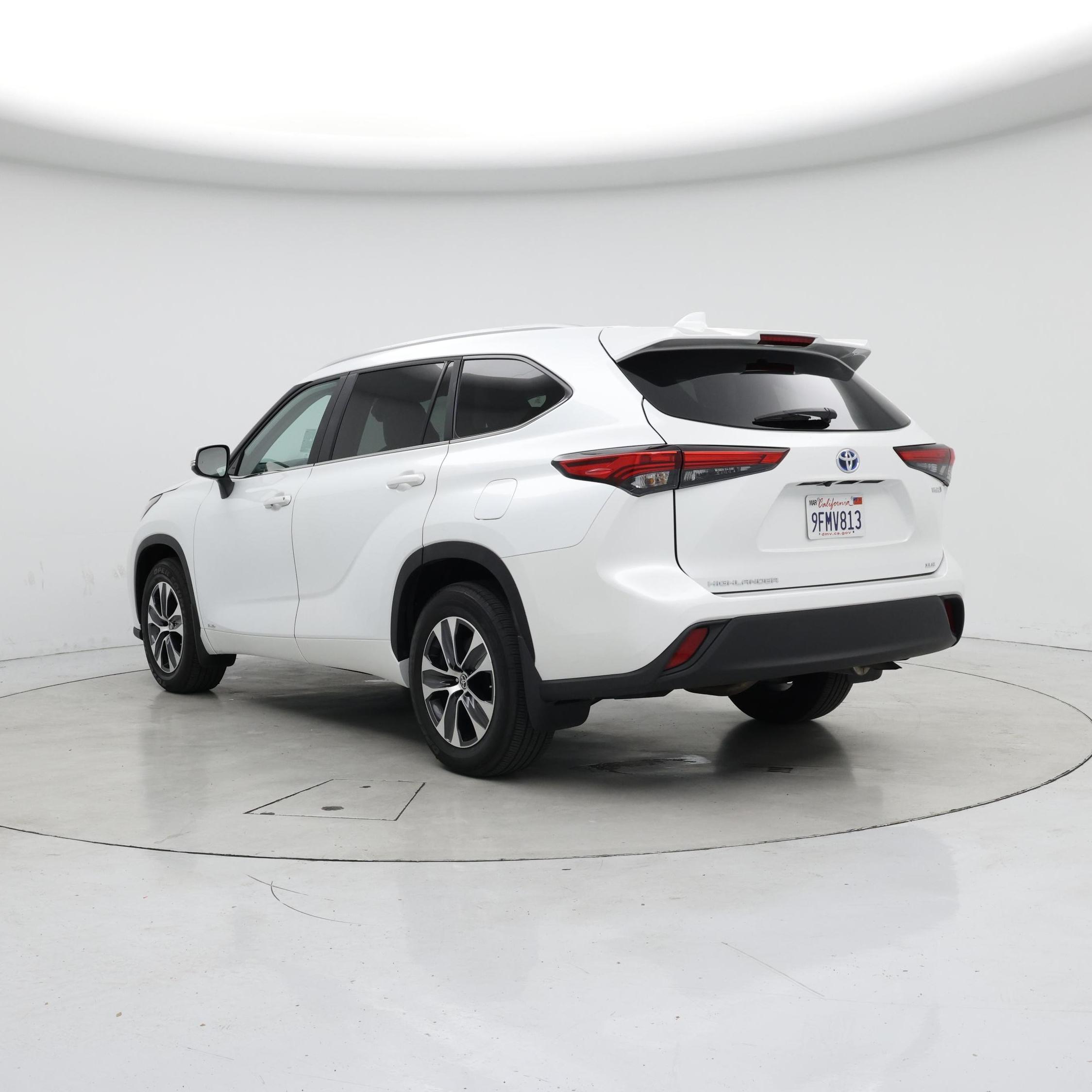 Thumbnail: 2023 Toyota Highlander - 2