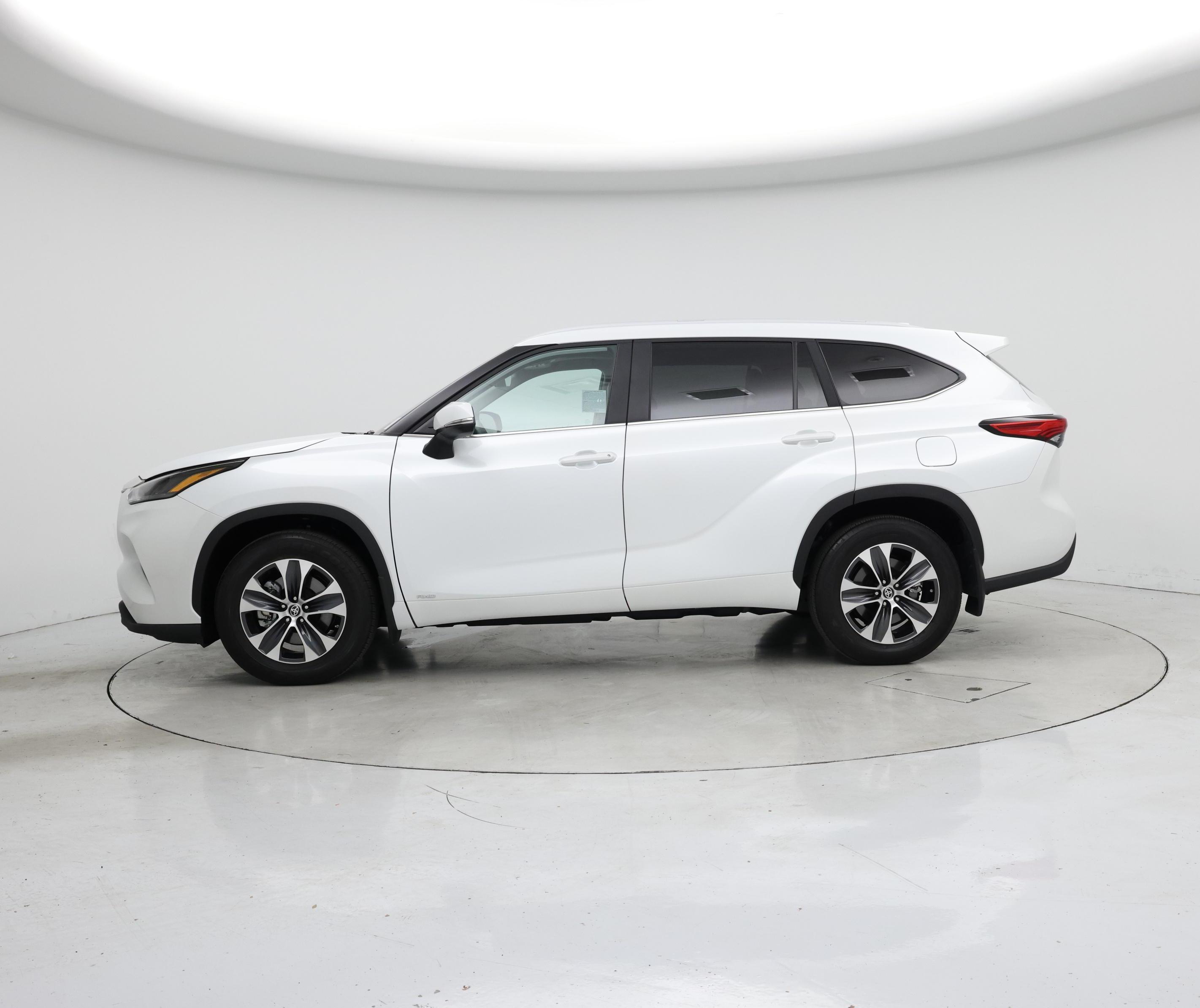 Thumbnail: 2023 Toyota Highlander - 3