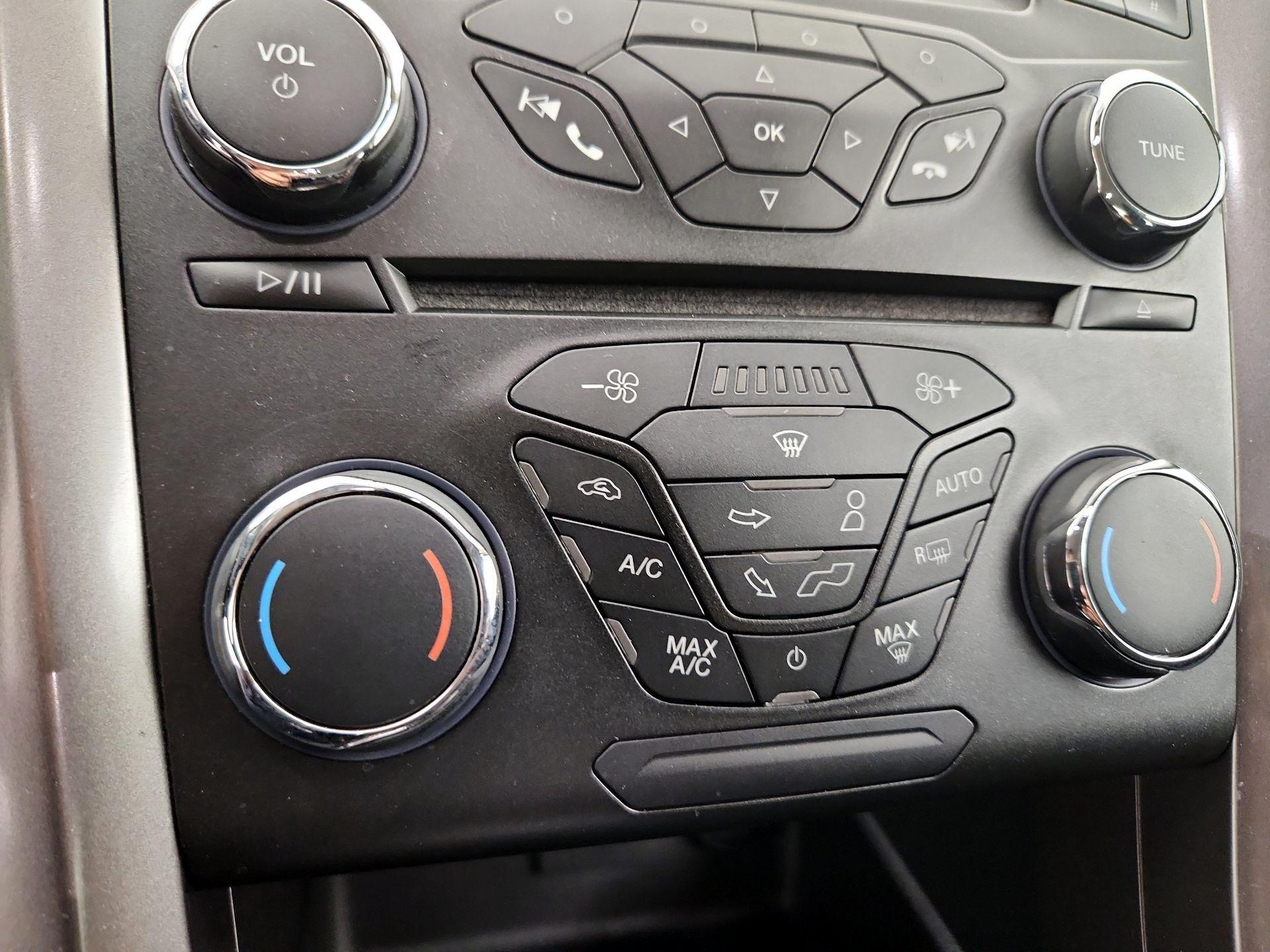 Thumbnail: 2017 Ford Fusion - 16