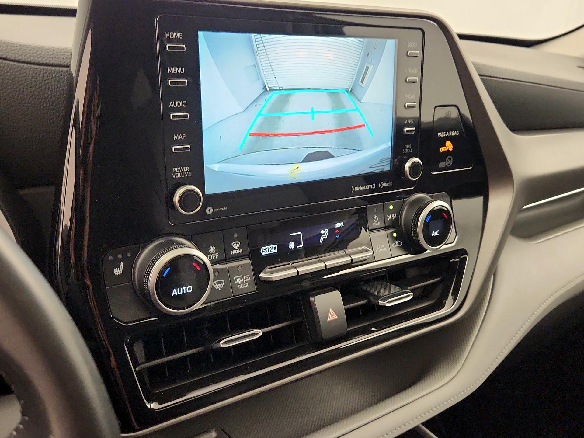 Thumbnail: 2021 Toyota Highlander - 15