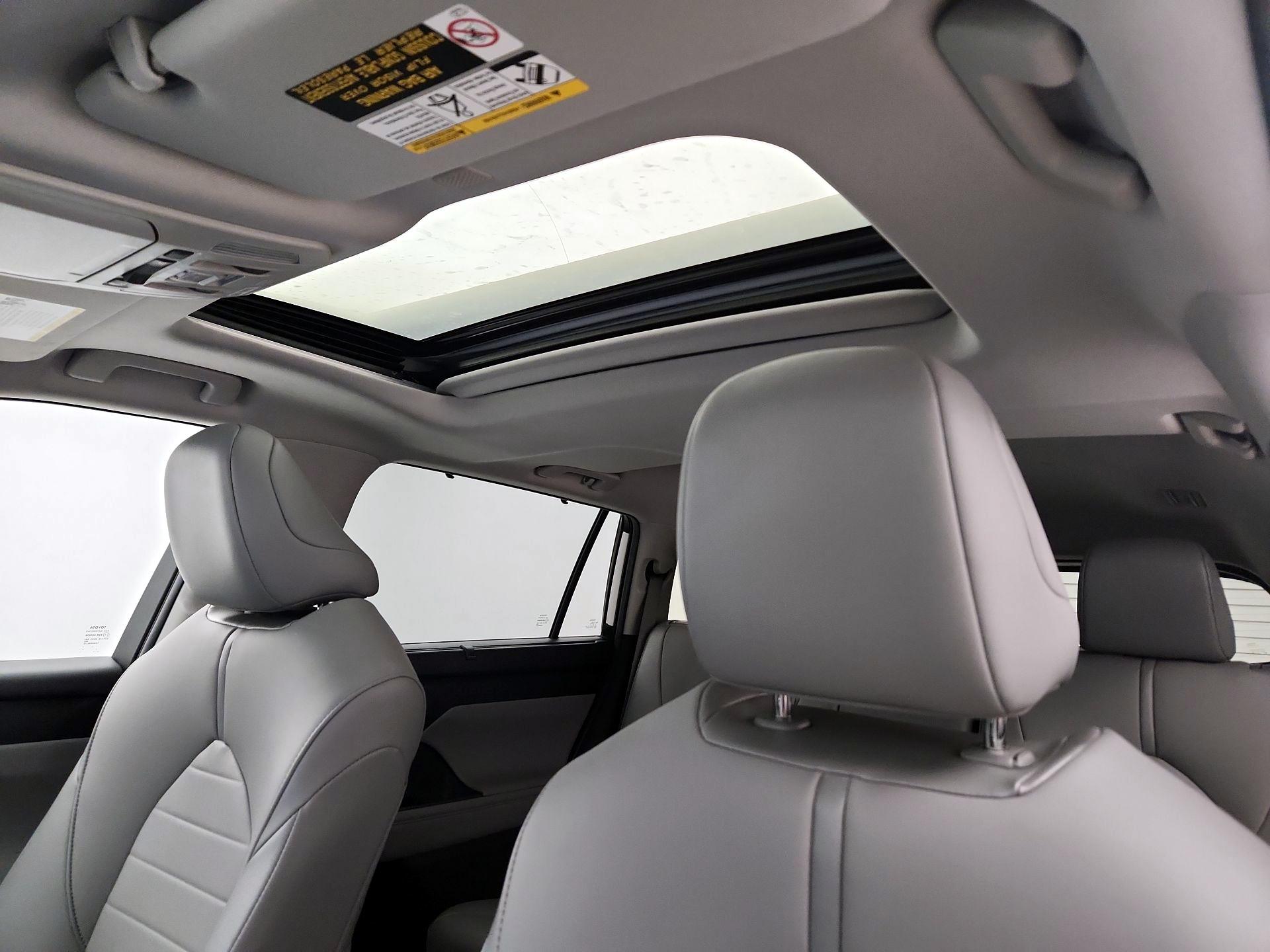 Thumbnail: 2021 Toyota Highlander - 20