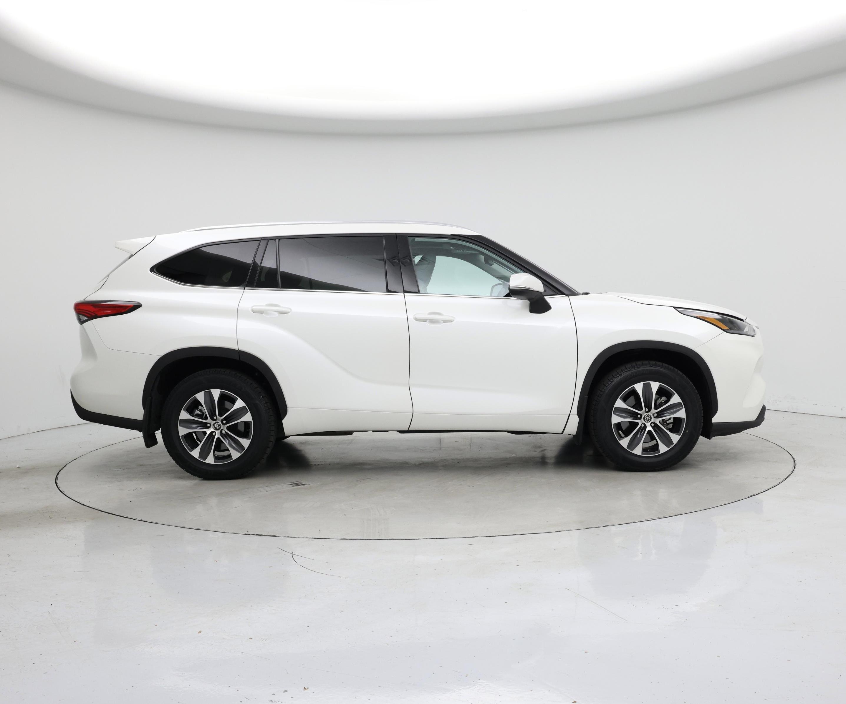 Thumbnail: 2021 Toyota Highlander - 7