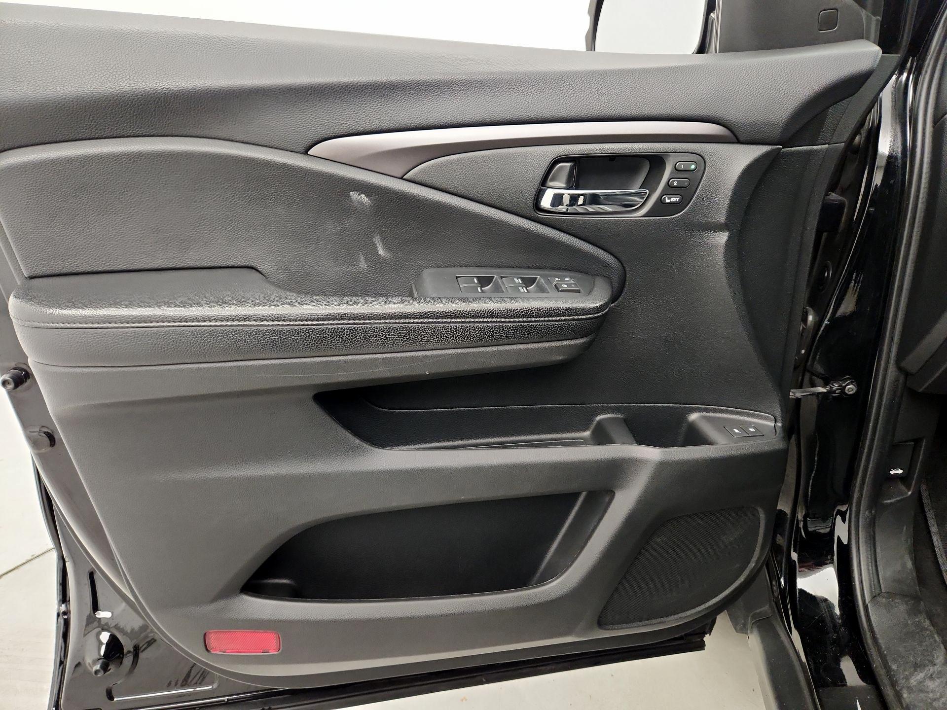 Thumbnail: 2019 Honda Passport - 12