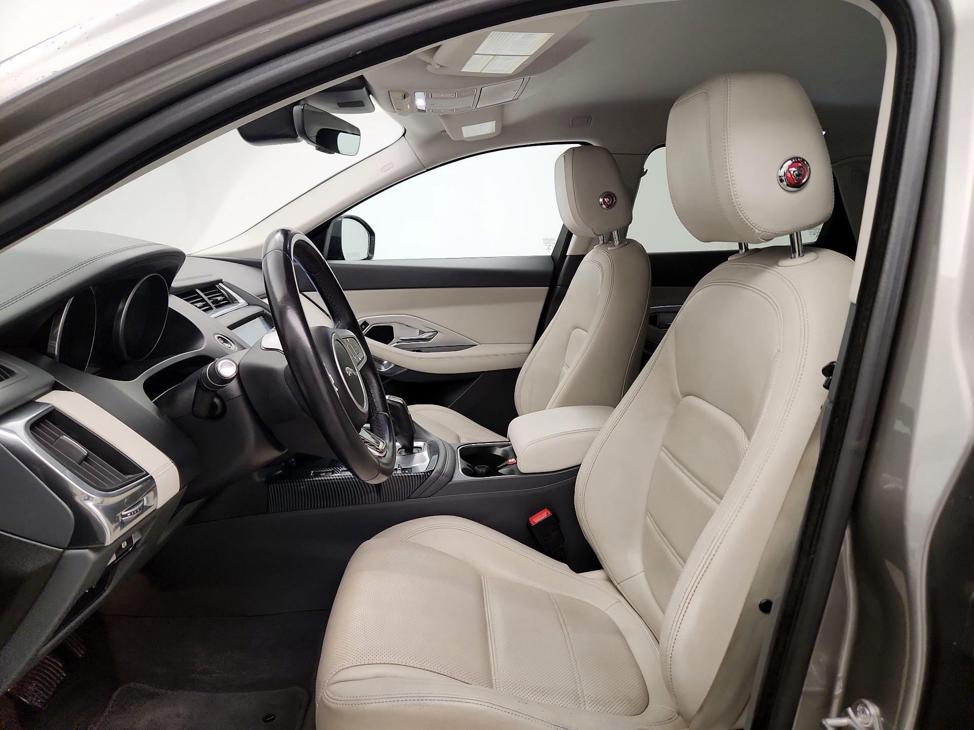 Thumbnail: 2018 Jaguar E-Pace - 11