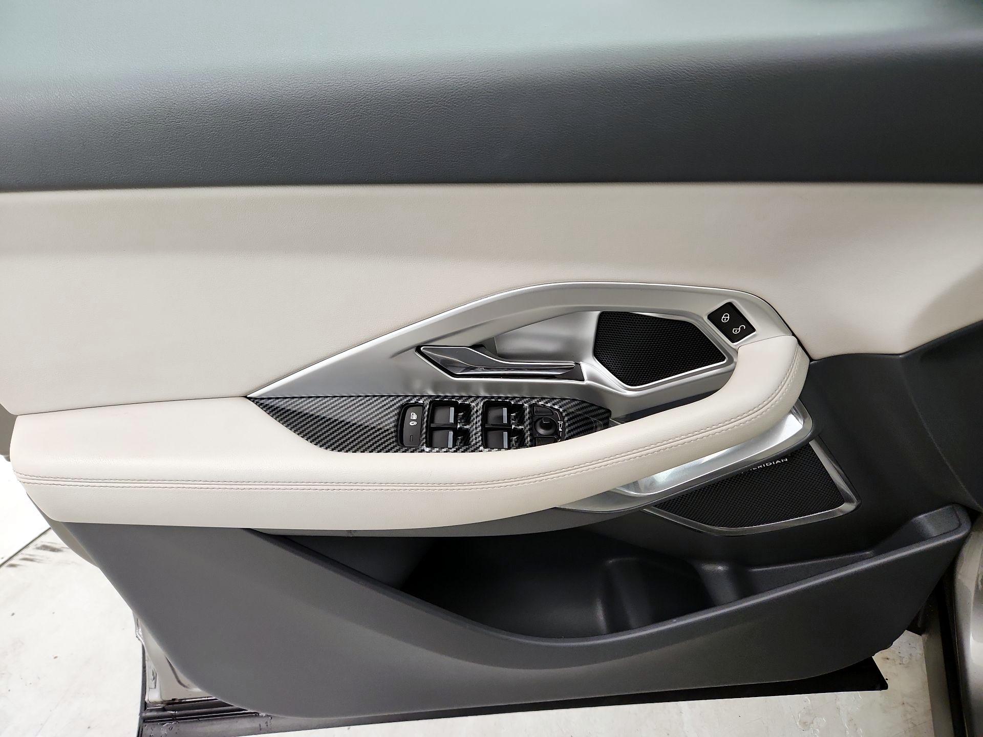 Thumbnail: 2018 Jaguar E-Pace - 12