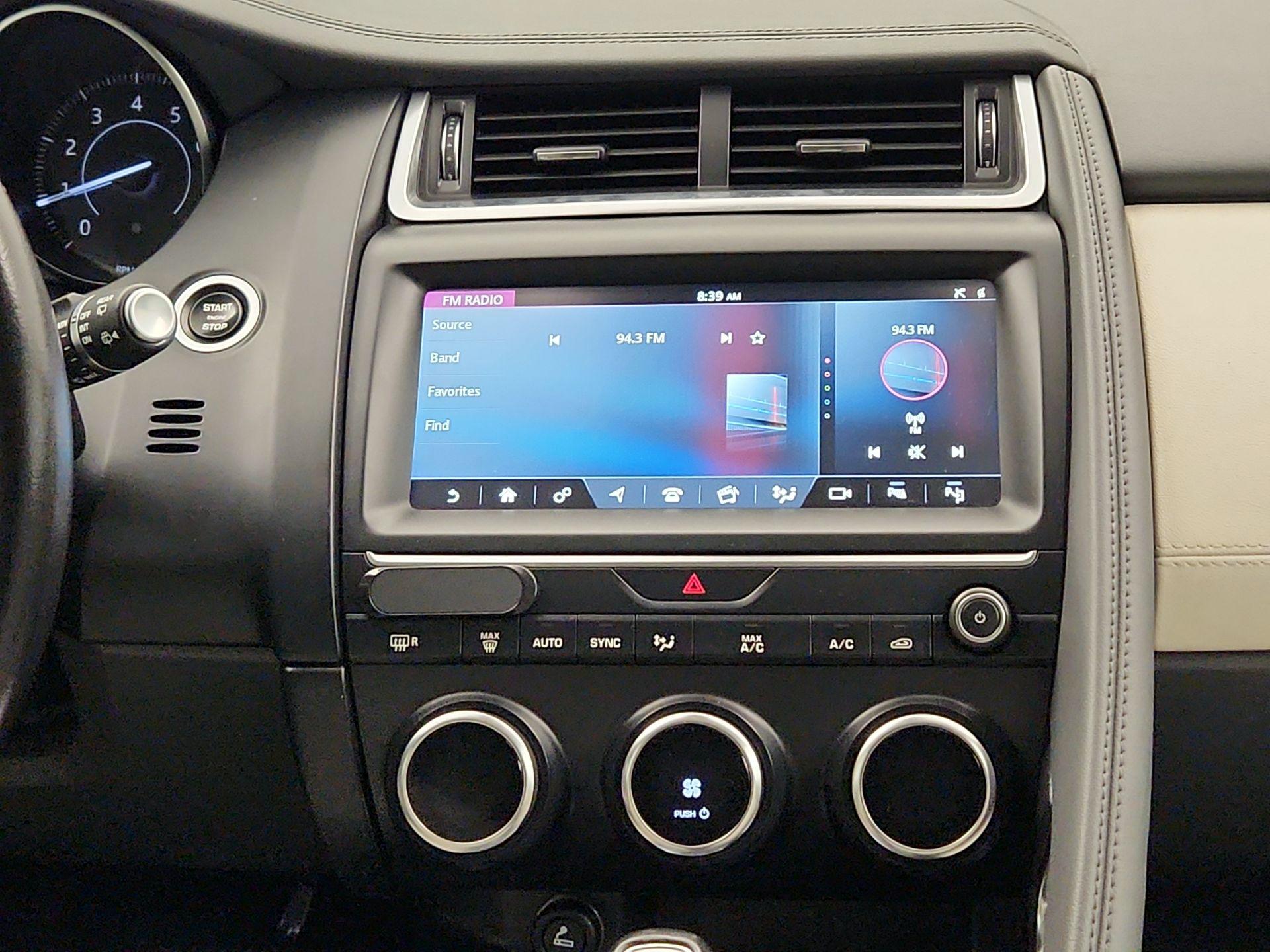 Thumbnail: 2018 Jaguar E-Pace - 16