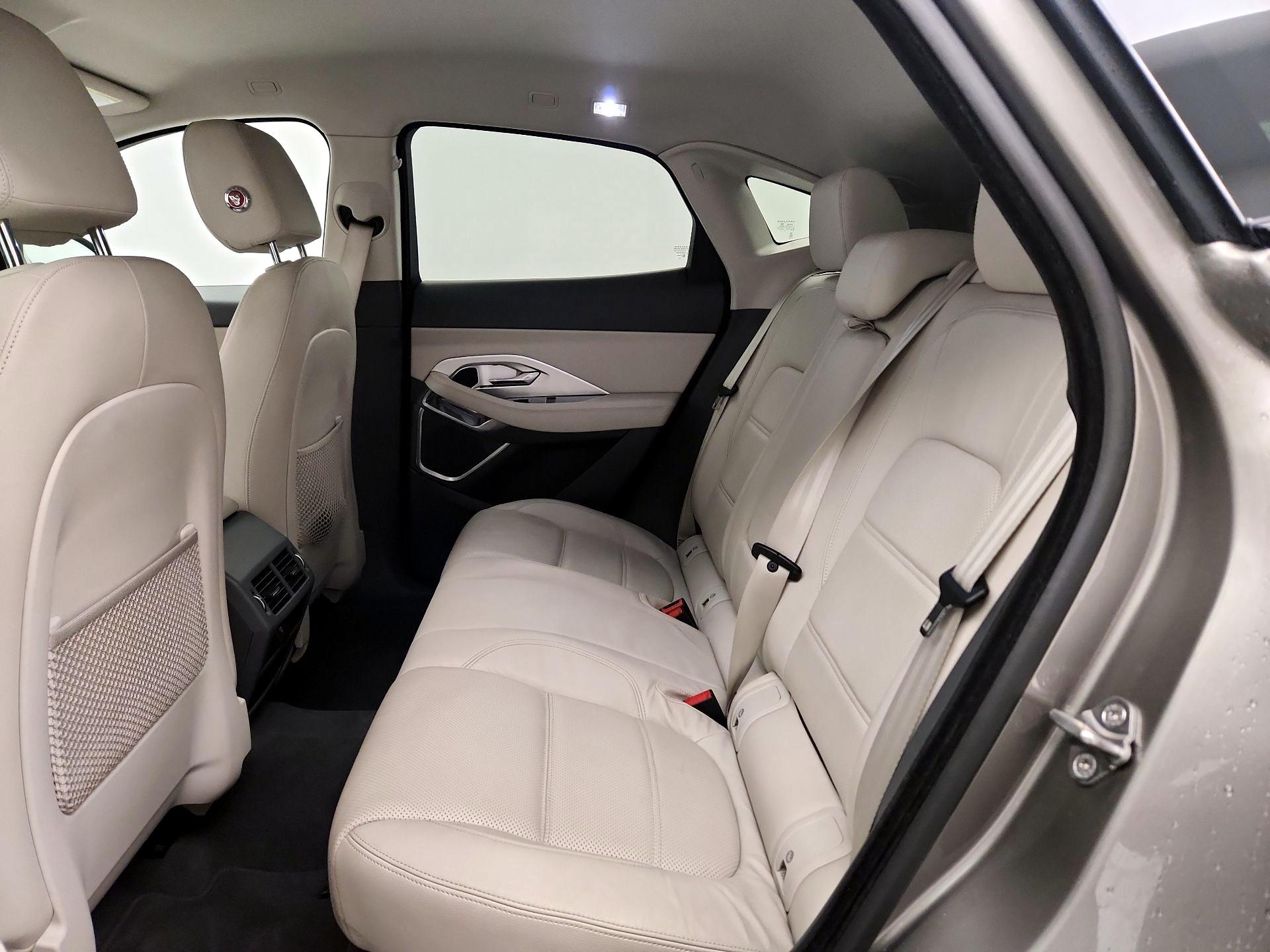 Thumbnail: 2018 Jaguar E-Pace - 20