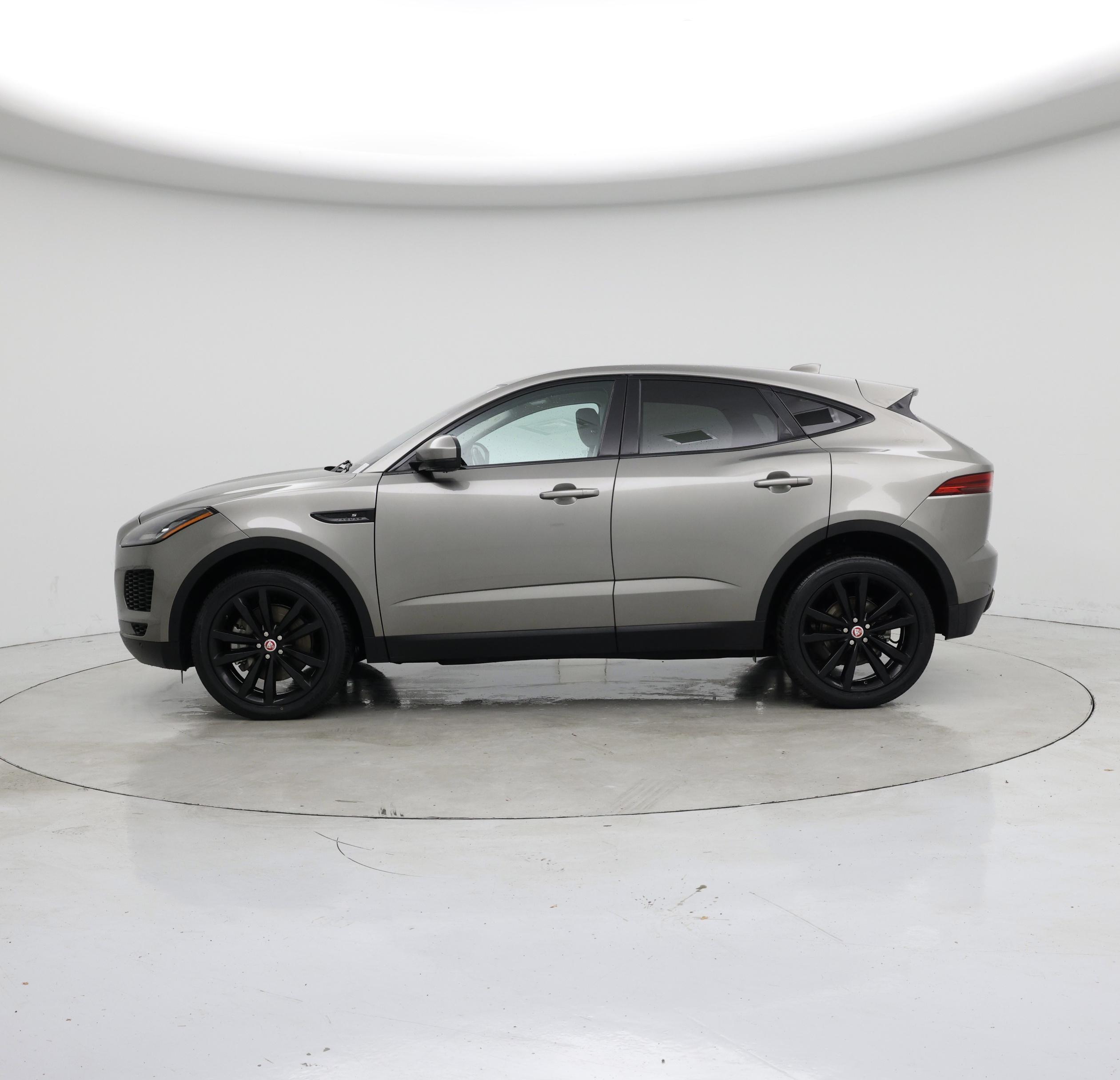 Thumbnail: 2018 Jaguar E-Pace - 3