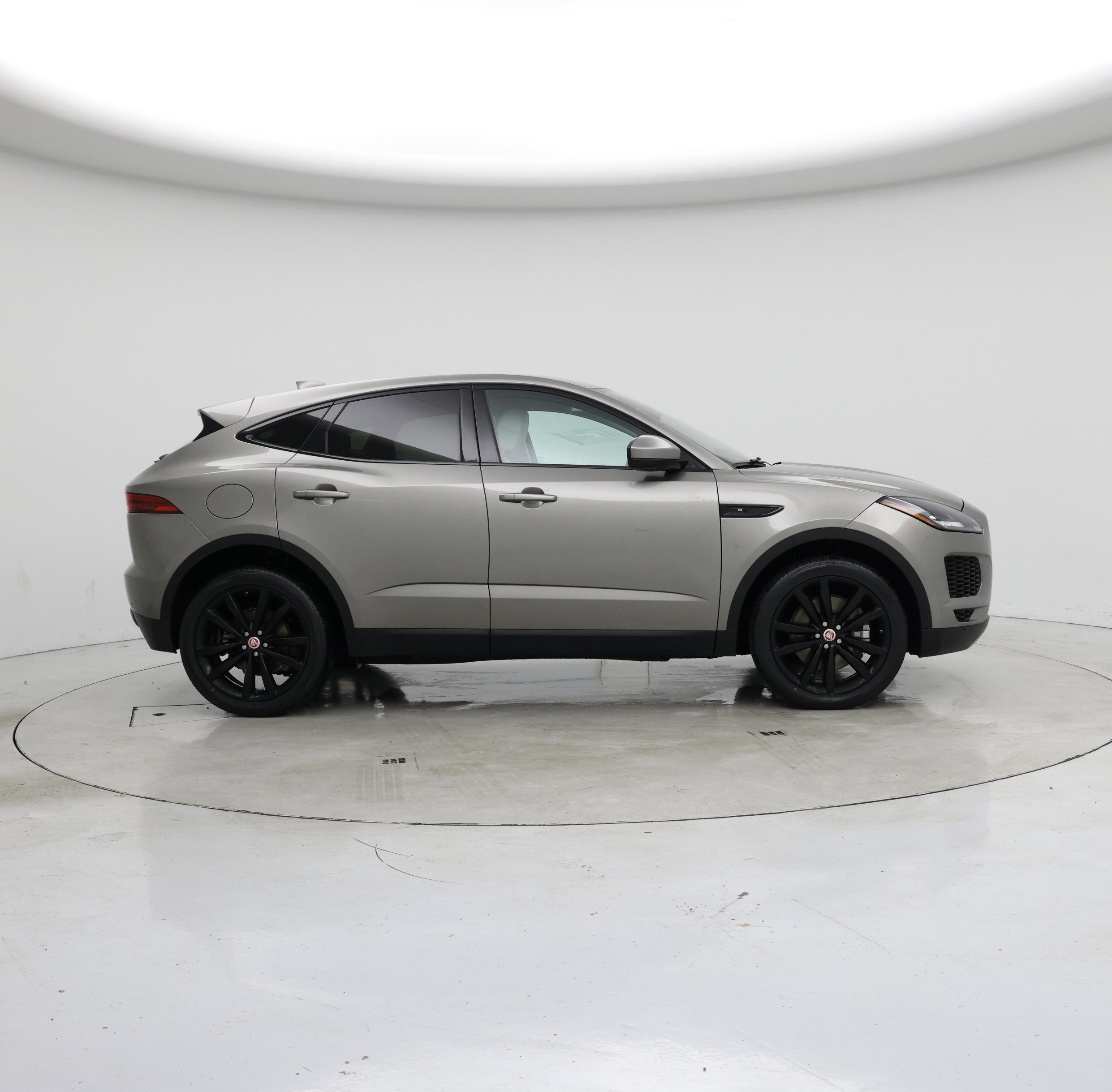 Thumbnail: 2018 Jaguar E-Pace - 7