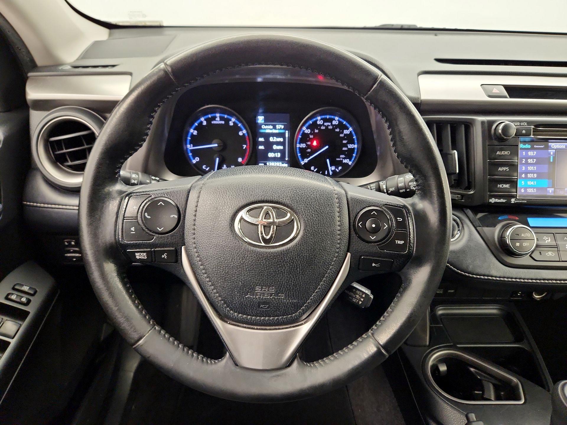 Thumbnail: 2018 Toyota RAV4 - 10