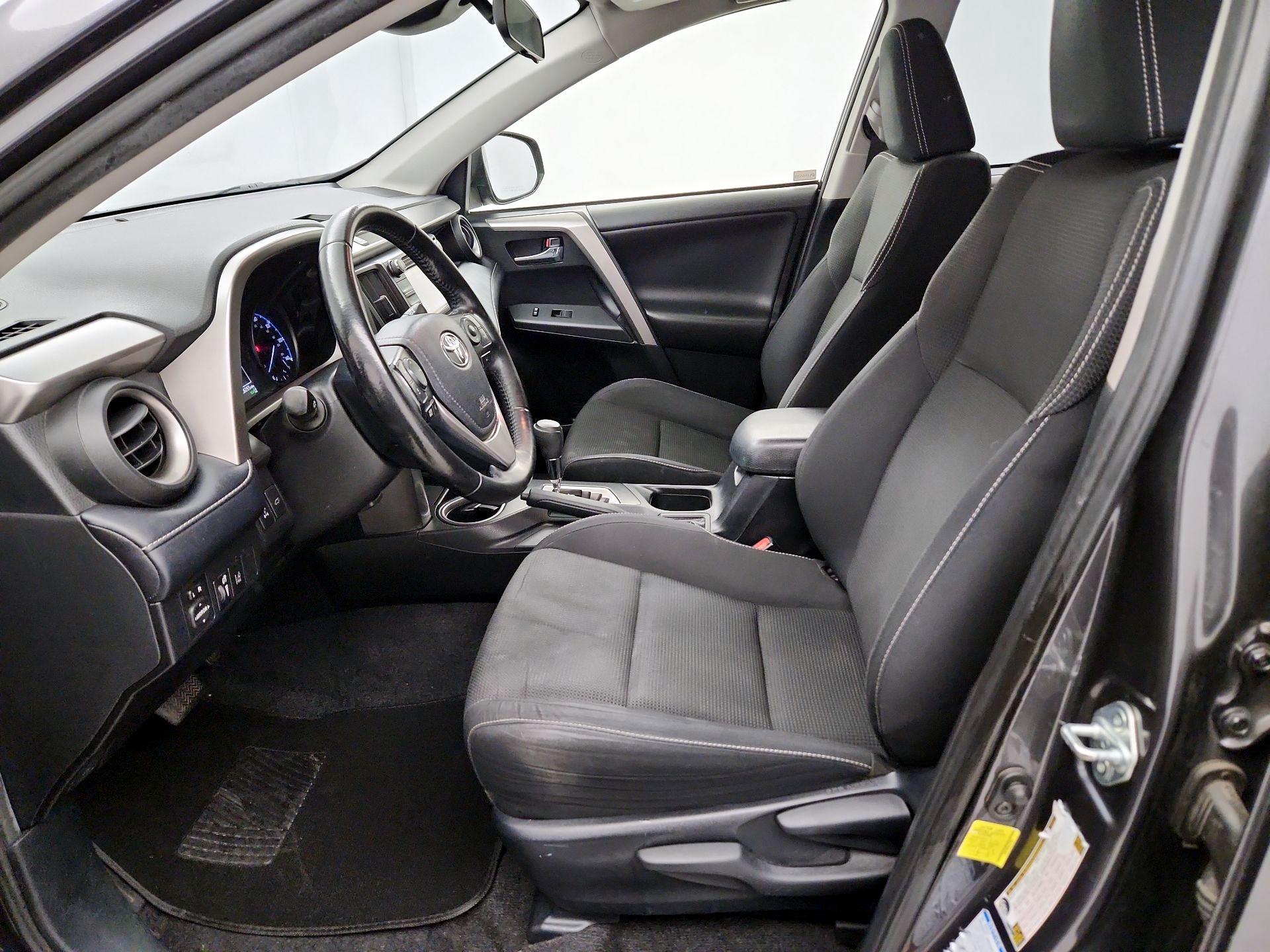 Thumbnail: 2018 Toyota RAV4 - 11