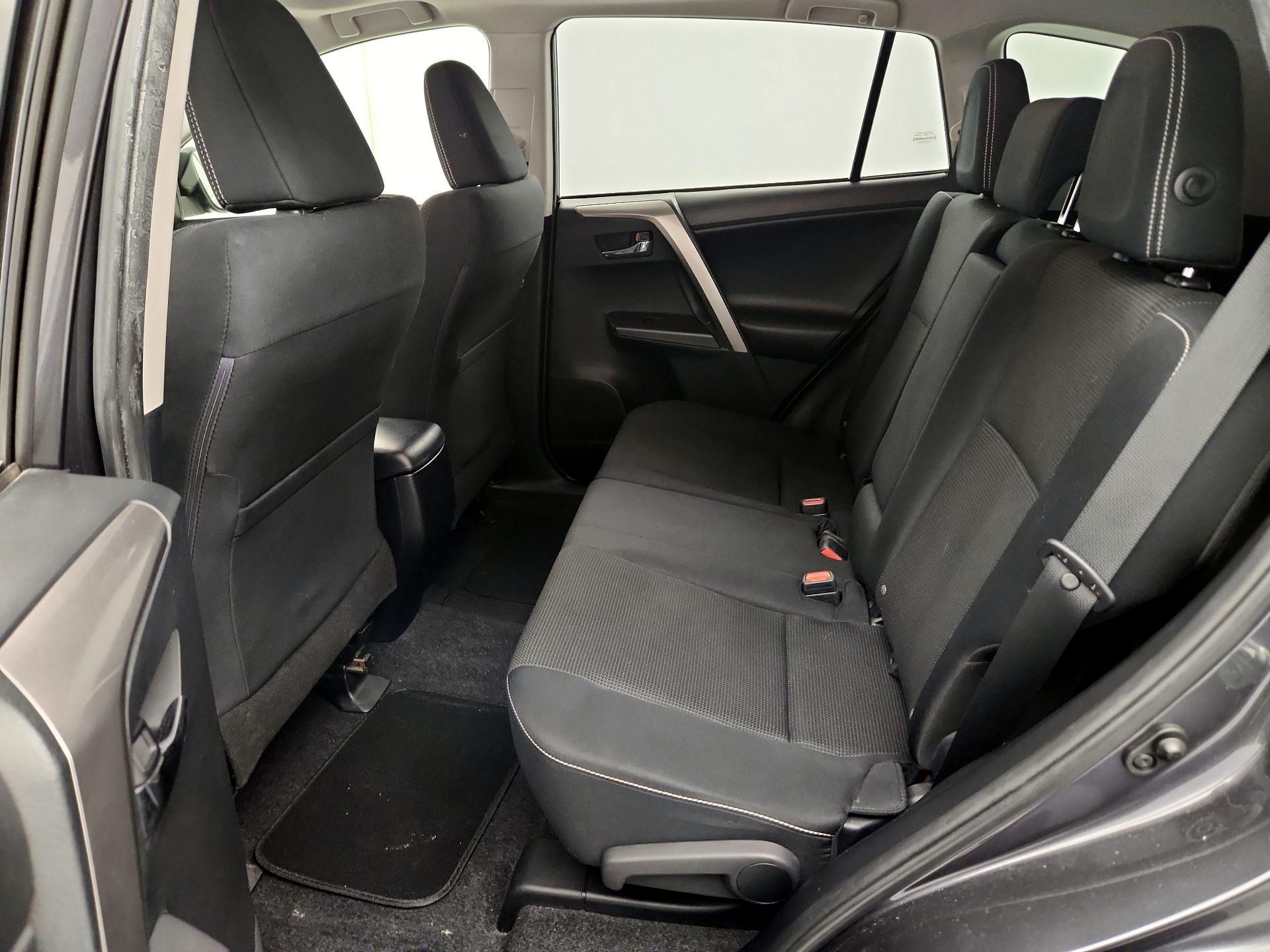 Thumbnail: 2018 Toyota RAV4 - 20