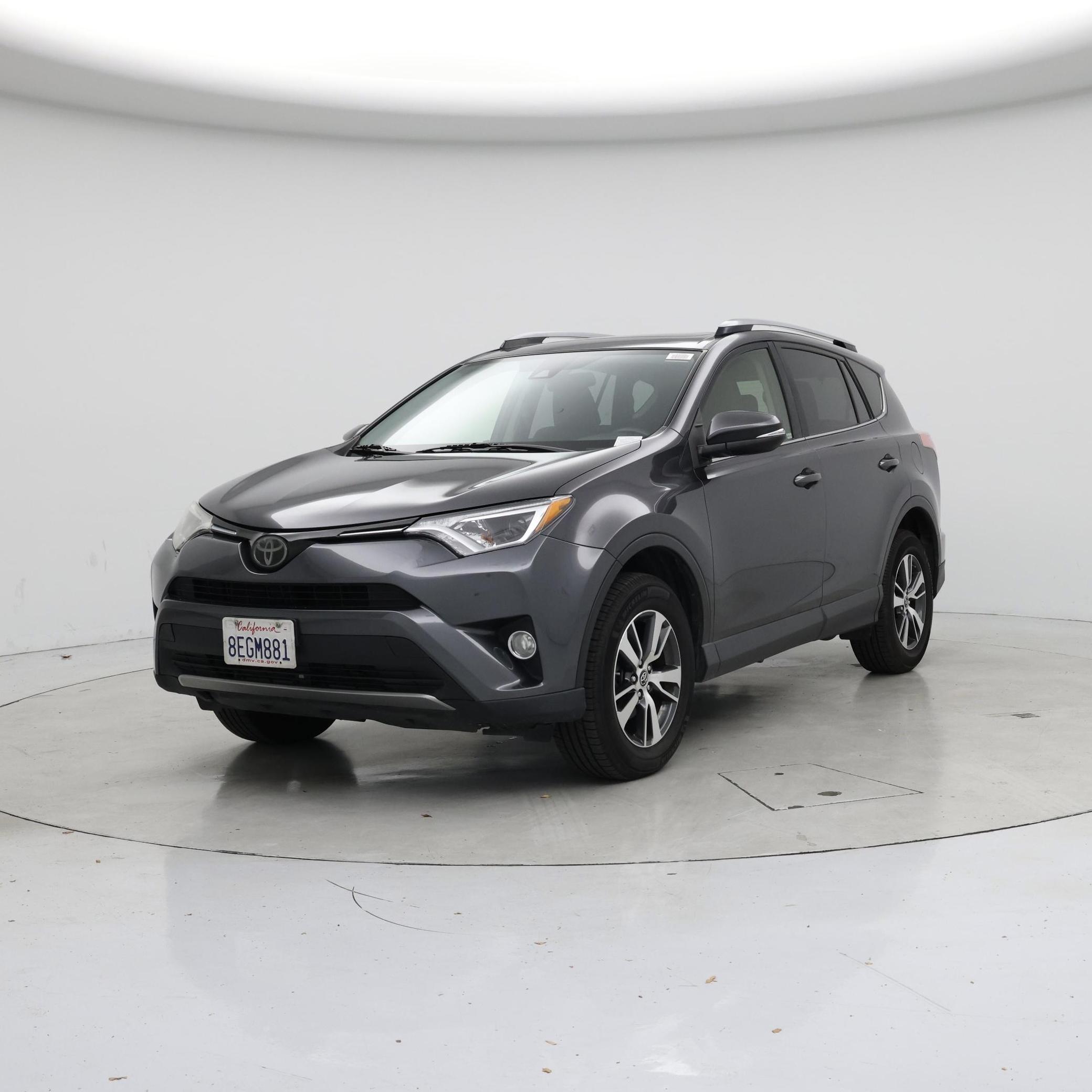 Thumbnail: 2018 Toyota RAV4 - 4