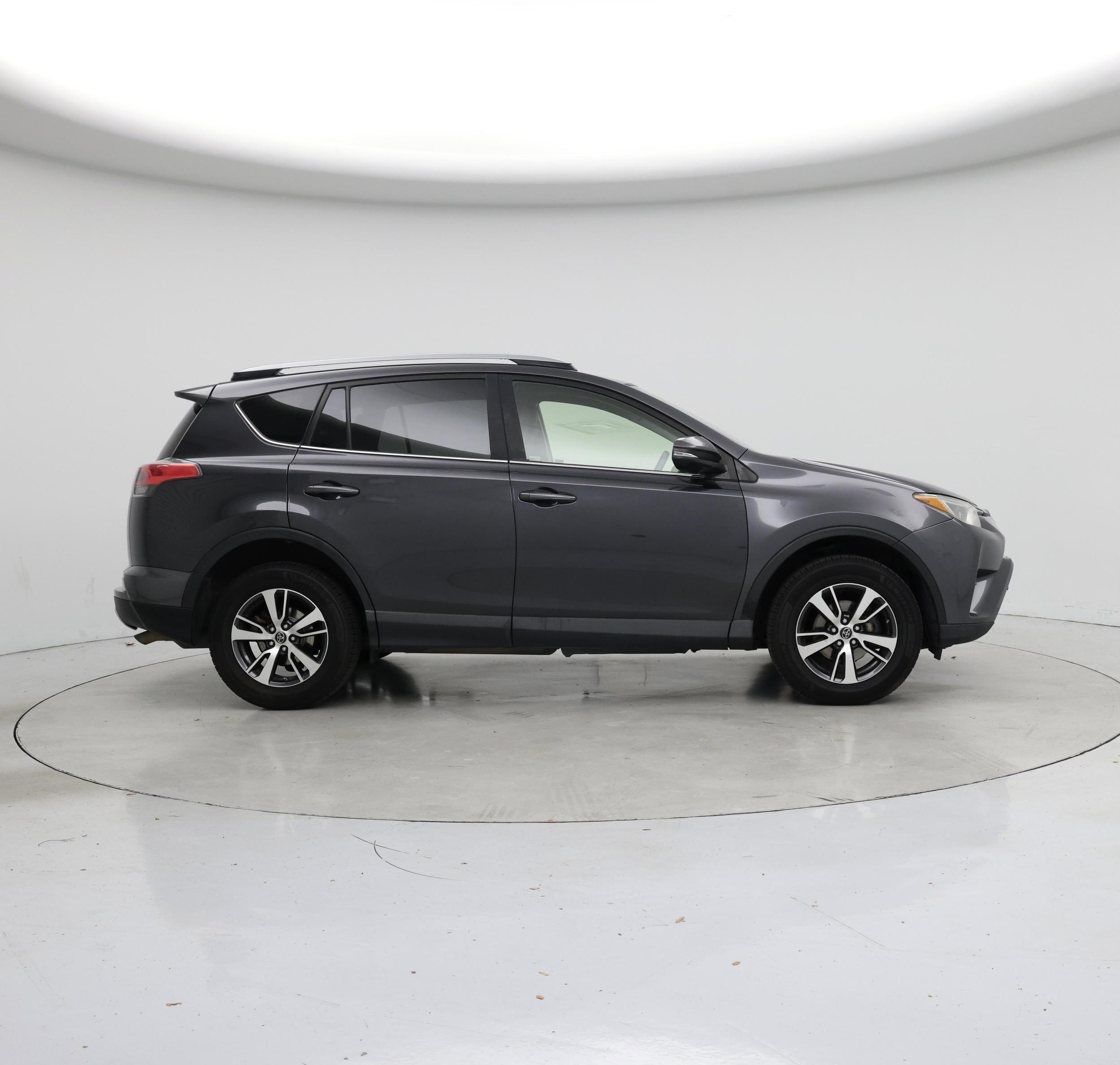 Thumbnail: 2018 Toyota RAV4 - 7
