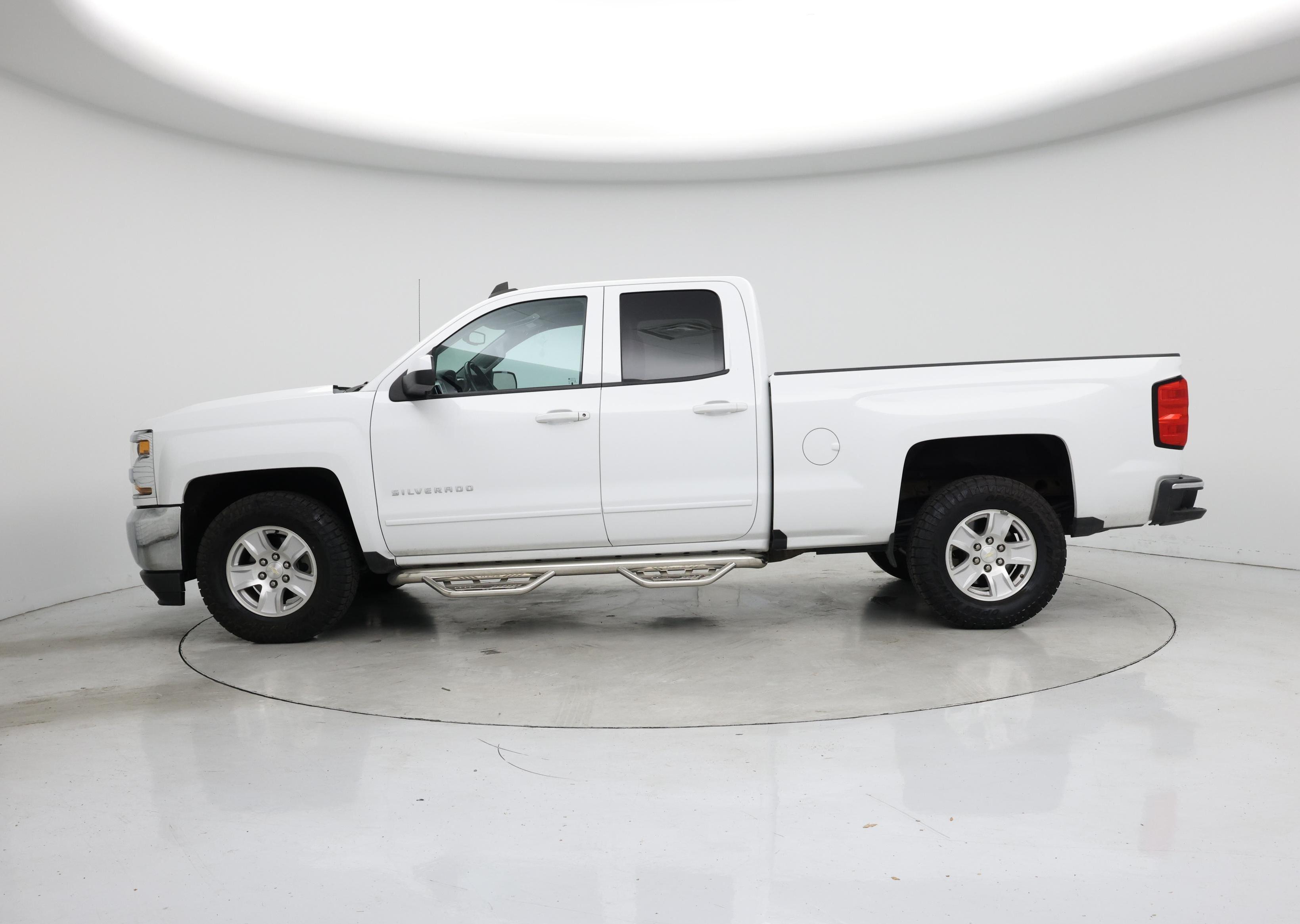 Thumbnail: 2019 Chevrolet Silverado 1500 - 3