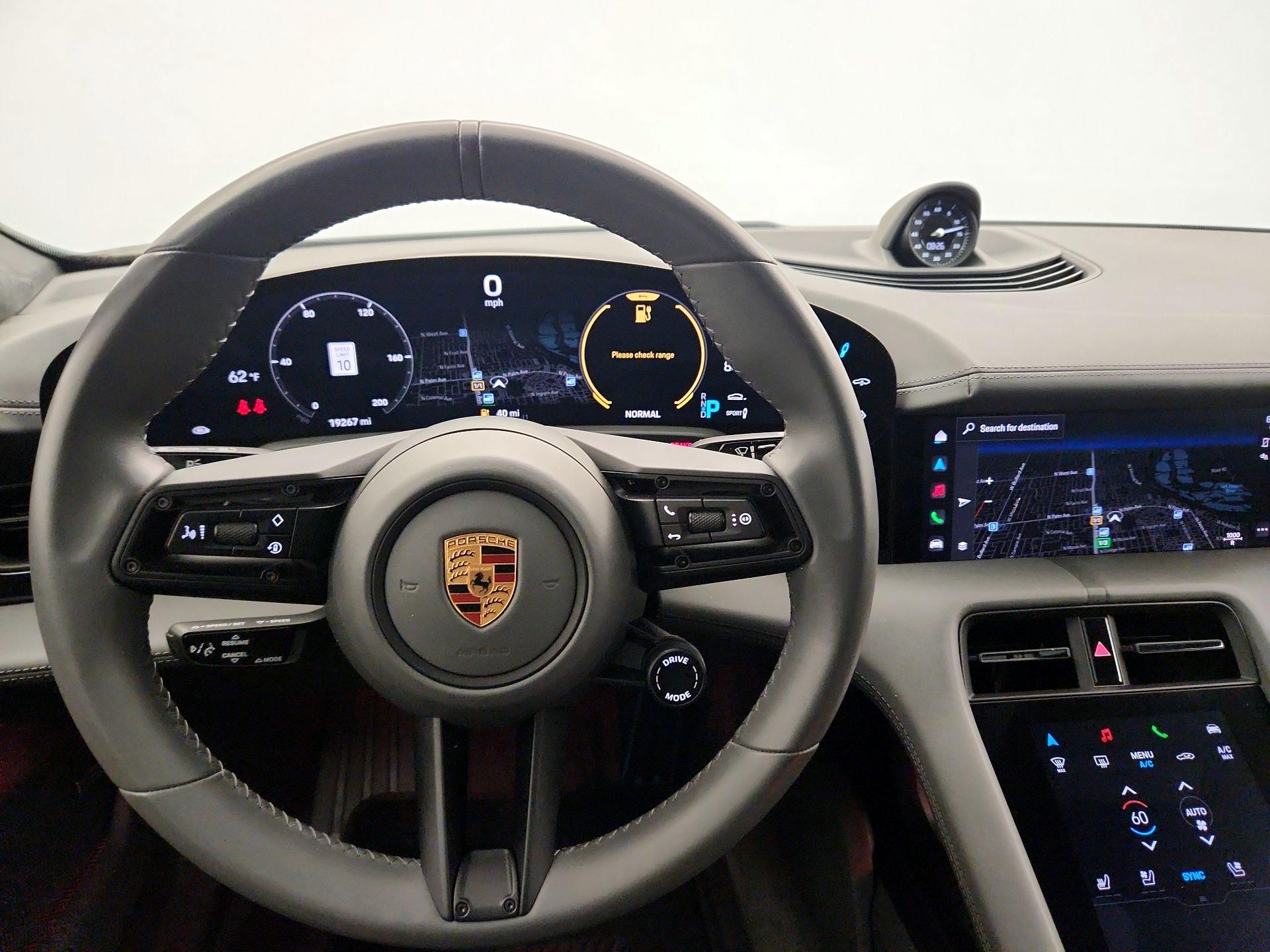 Thumbnail: 2022 Porsche Taycan - 10