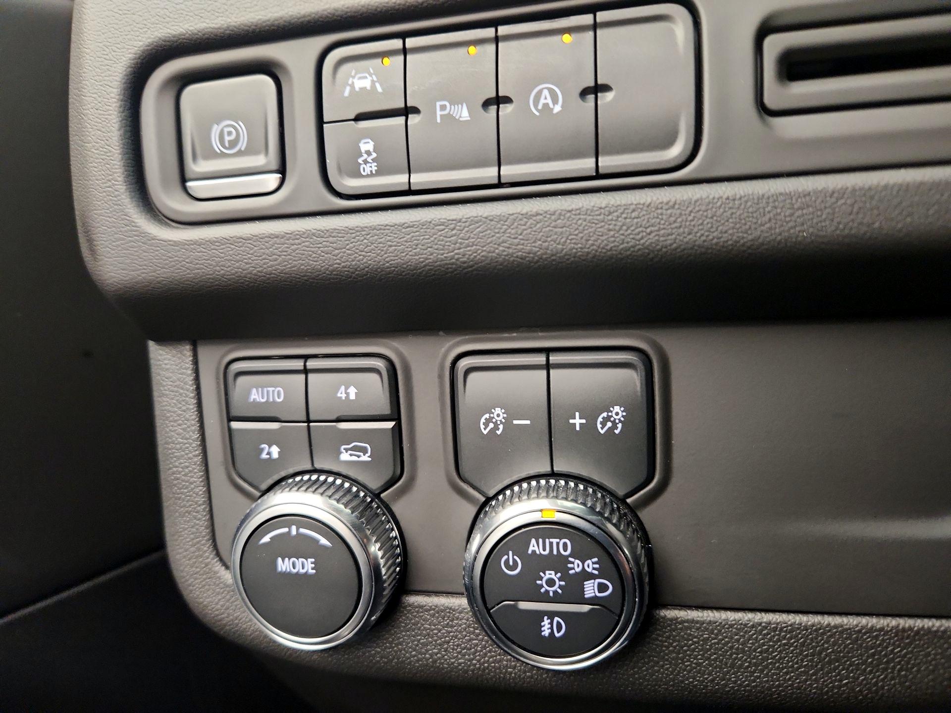 Thumbnail: 2023 GMC Yukon XL - 13