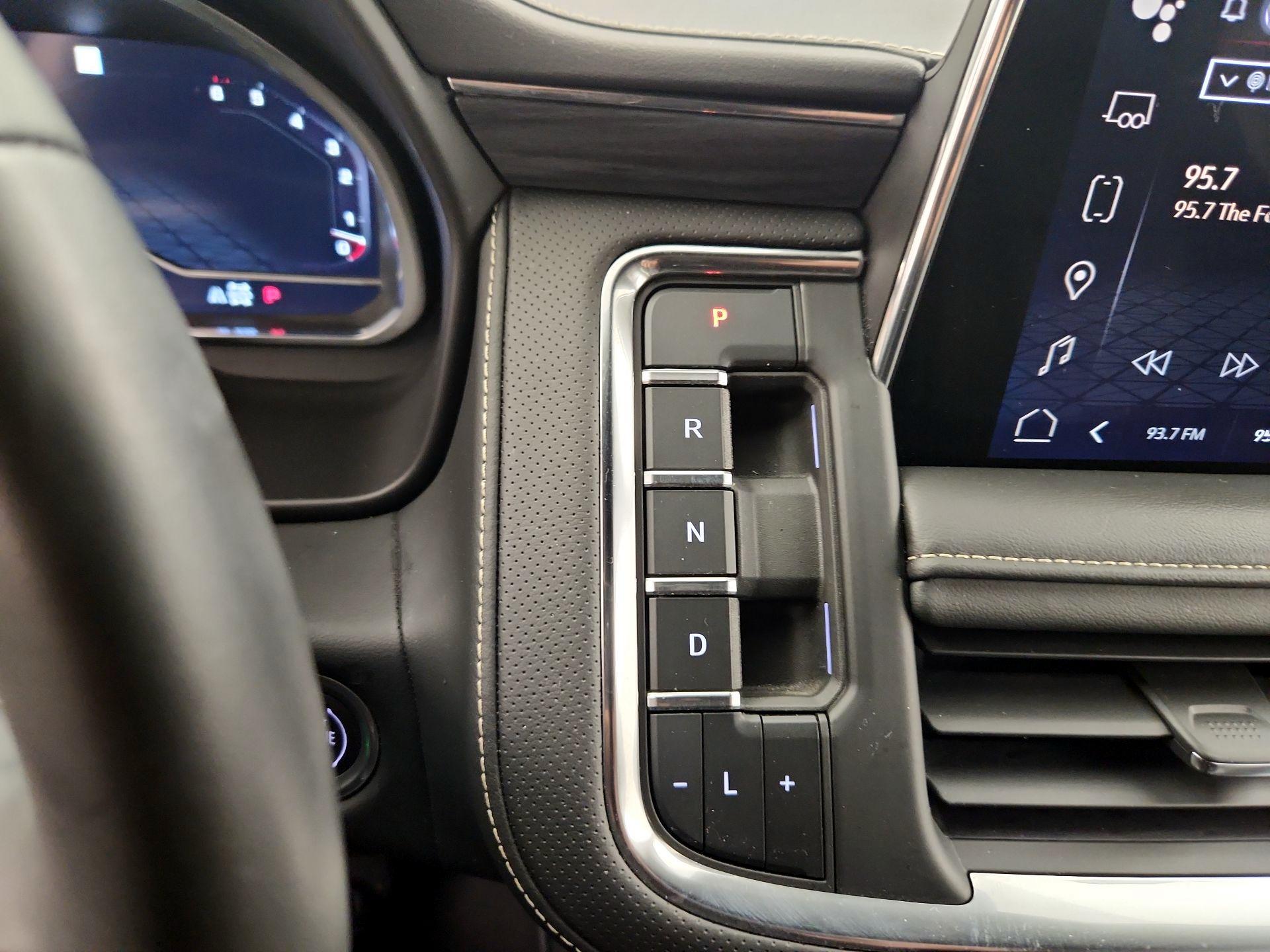 Thumbnail: 2023 GMC Yukon XL - 18