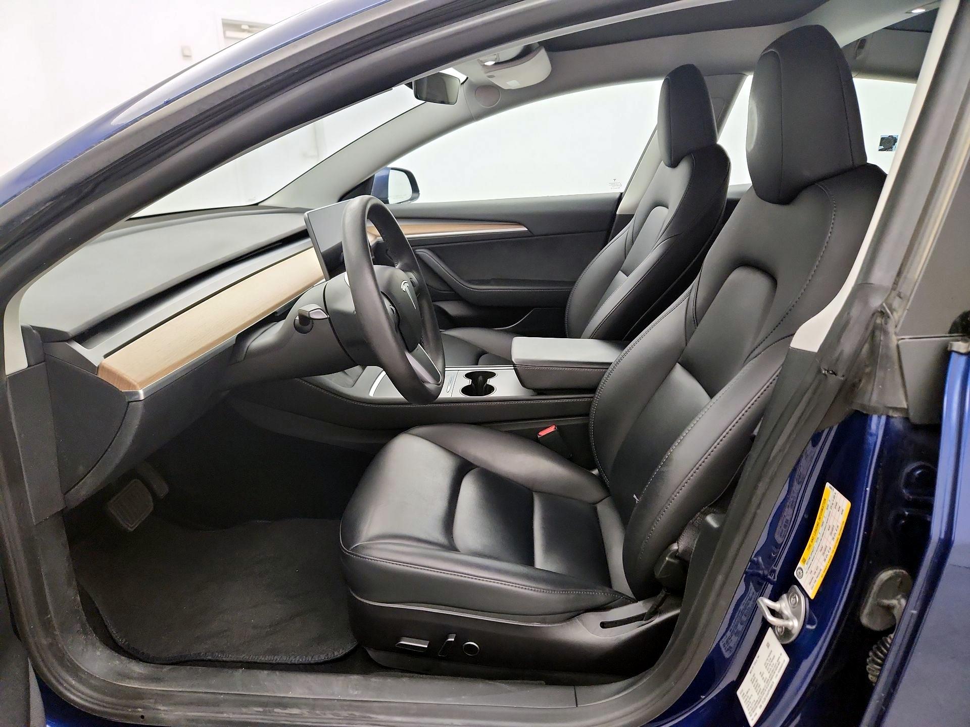 Thumbnail: 2023 Tesla Model 3 - 11