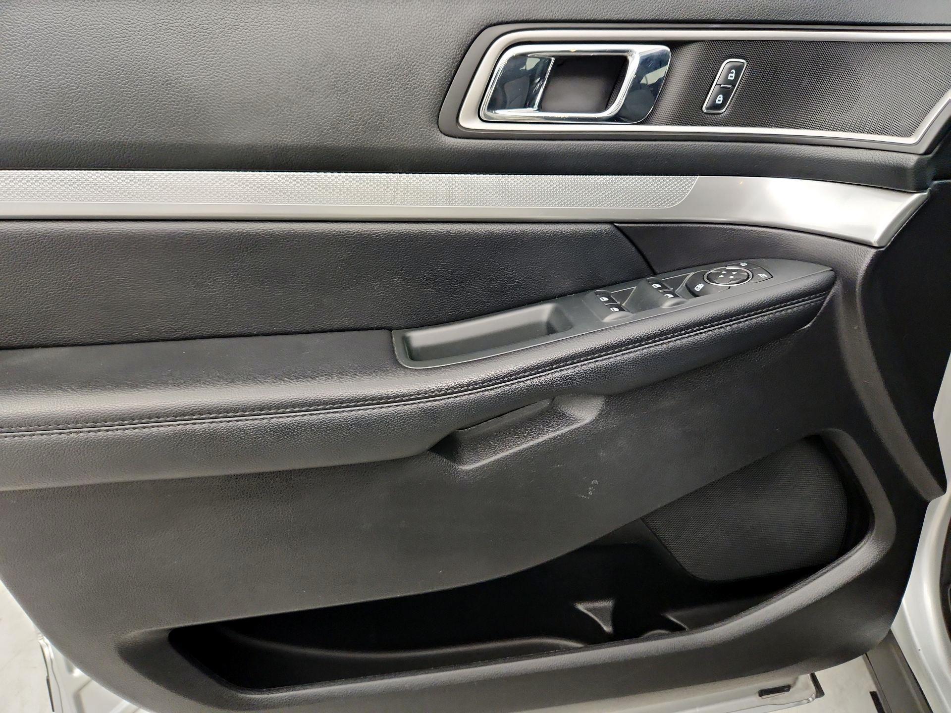 Thumbnail: 2017 Ford Explorer - 12