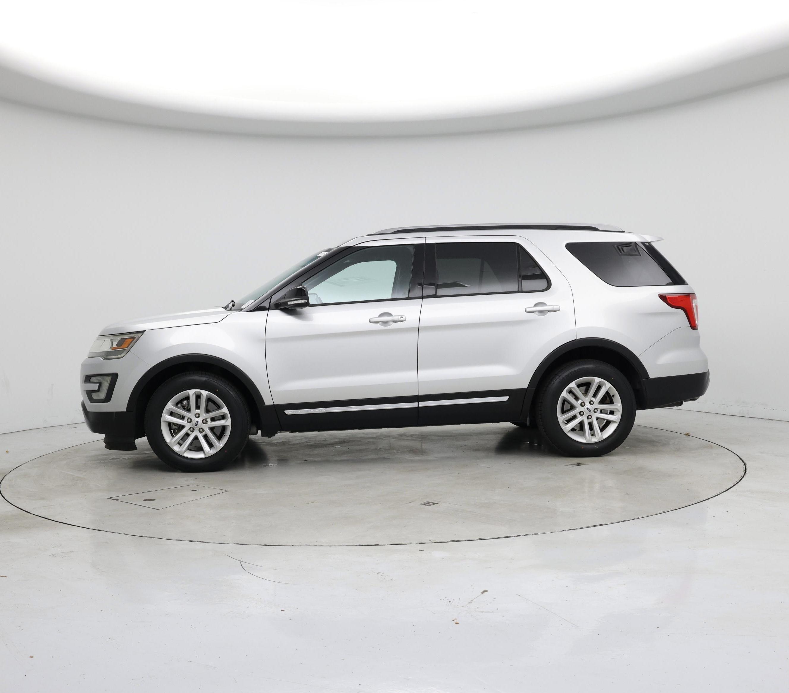 Thumbnail: 2017 Ford Explorer - 3