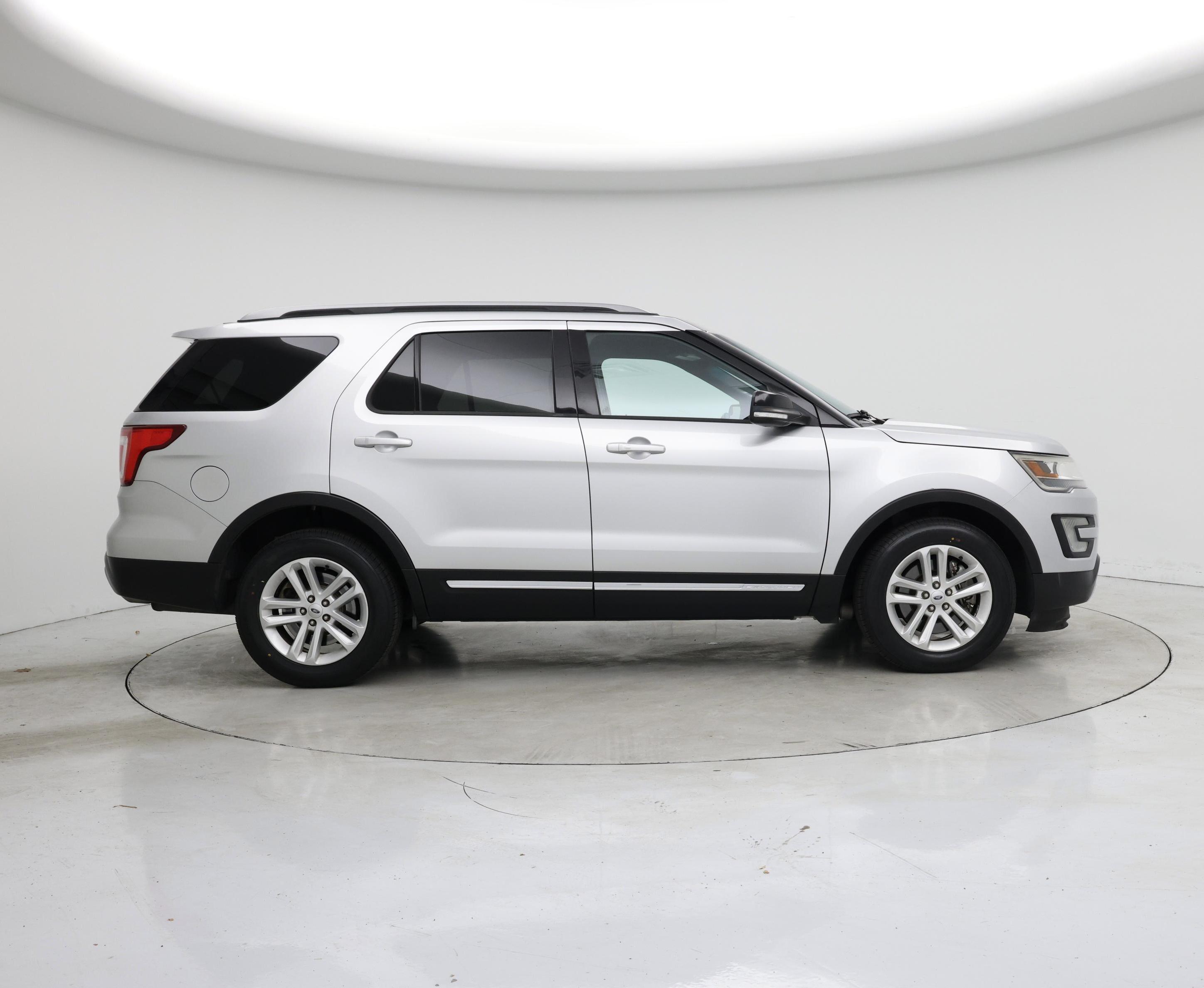 Thumbnail: 2017 Ford Explorer - 7