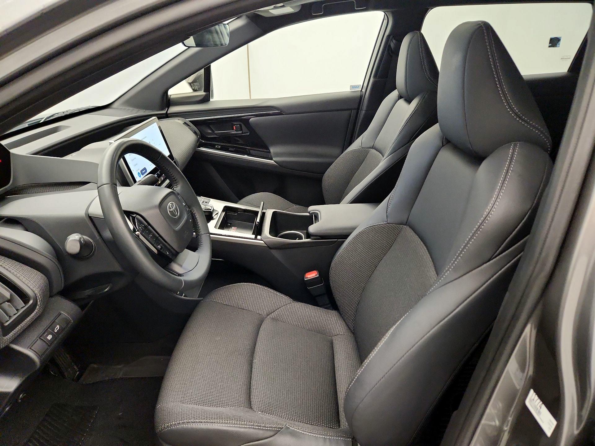 Thumbnail: 2024 Toyota bZ4X - 11