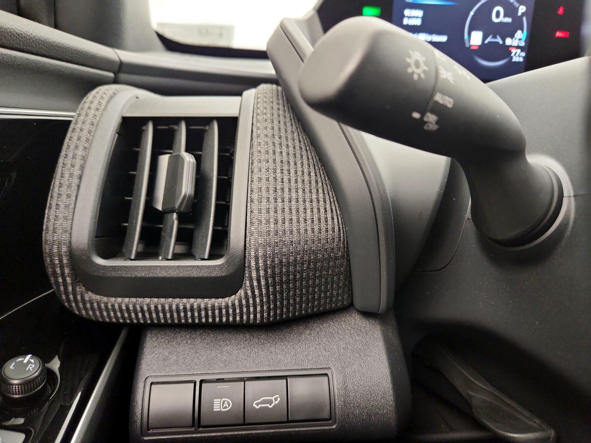 Thumbnail: 2024 Toyota bZ4X - 13