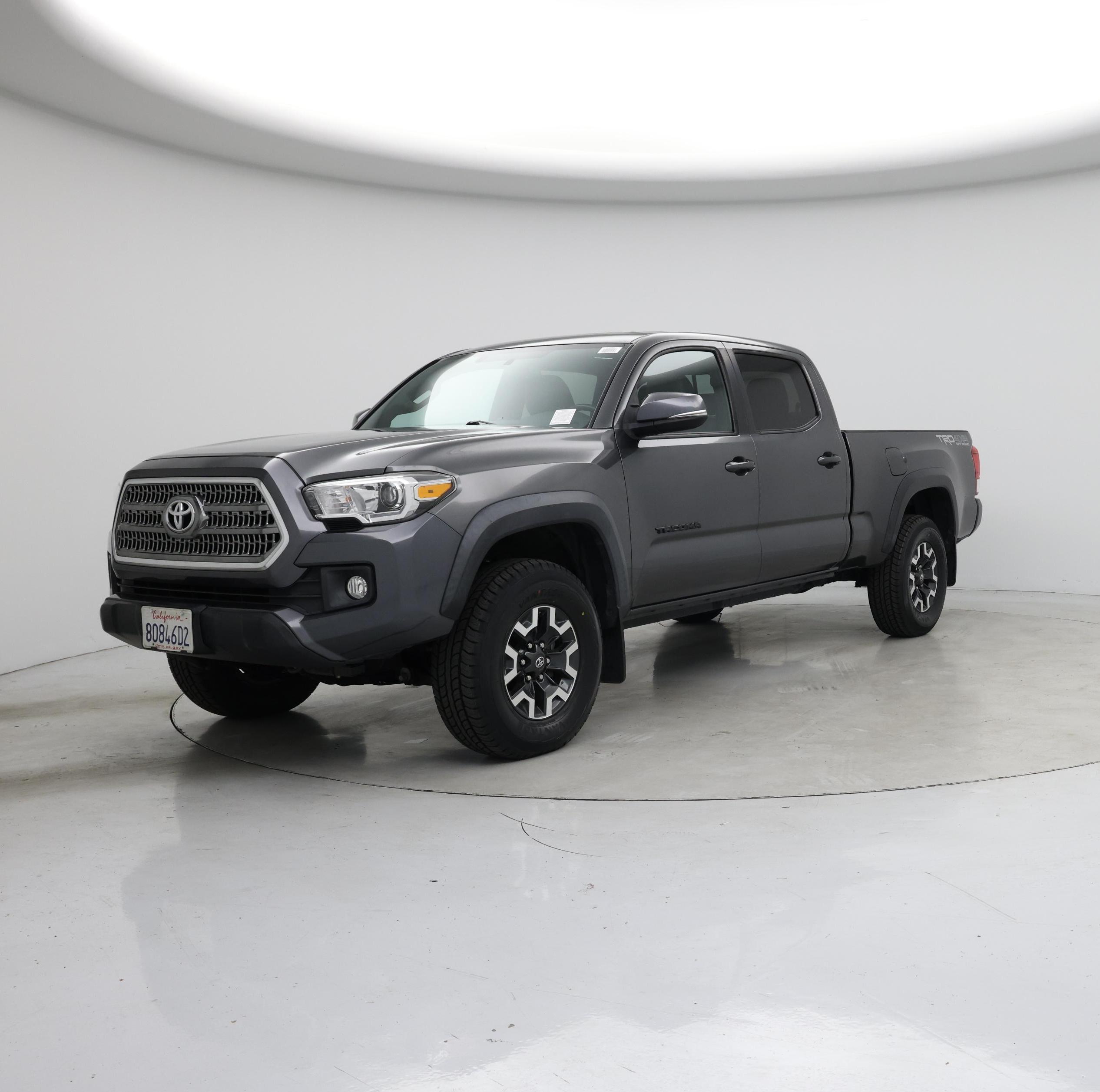 Thumbnail: 2017 Toyota Tacoma - 4
