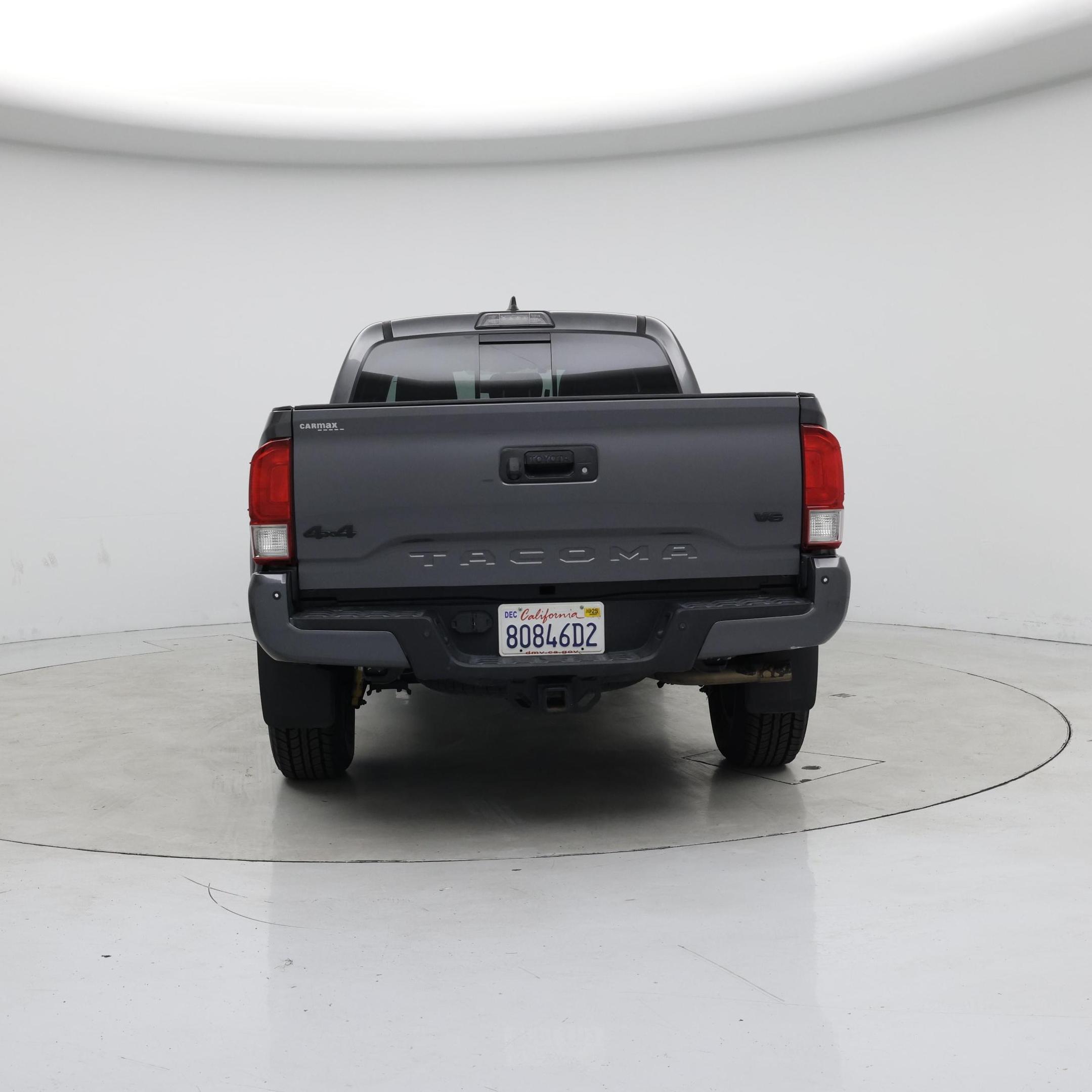 Thumbnail: 2017 Toyota Tacoma - 6
