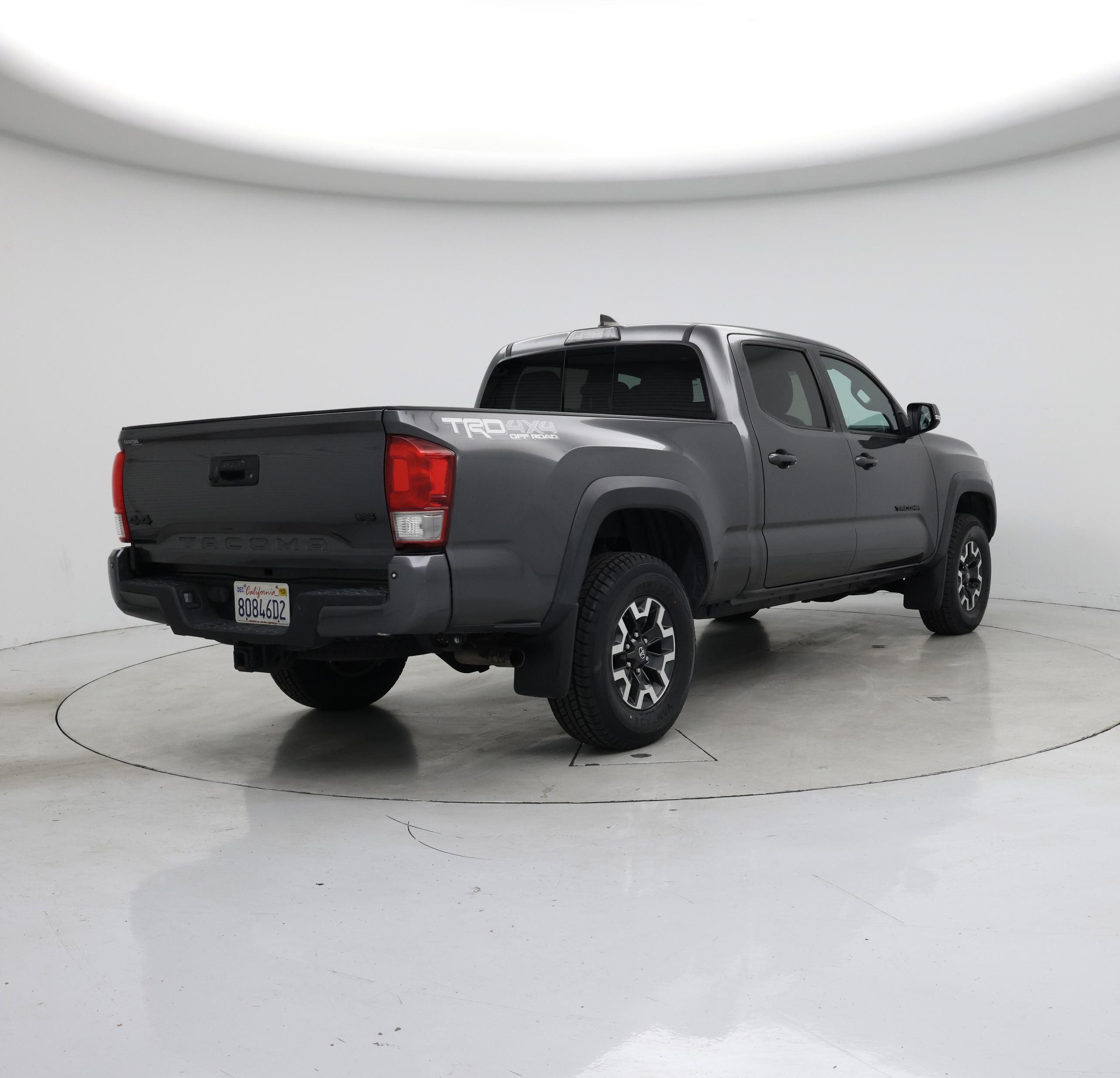 Thumbnail: 2017 Toyota Tacoma - 8