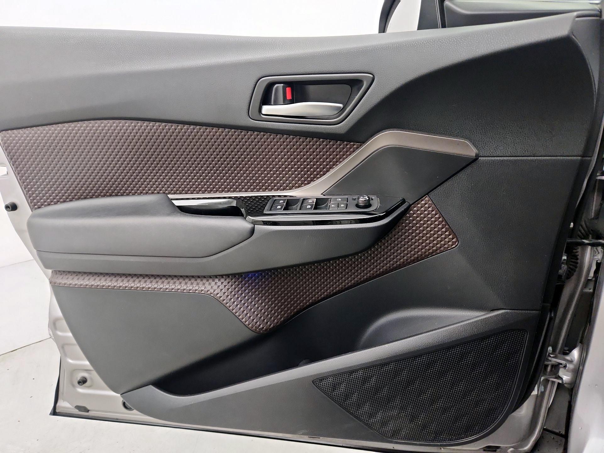 Thumbnail: 2019 Toyota C-HR - 12