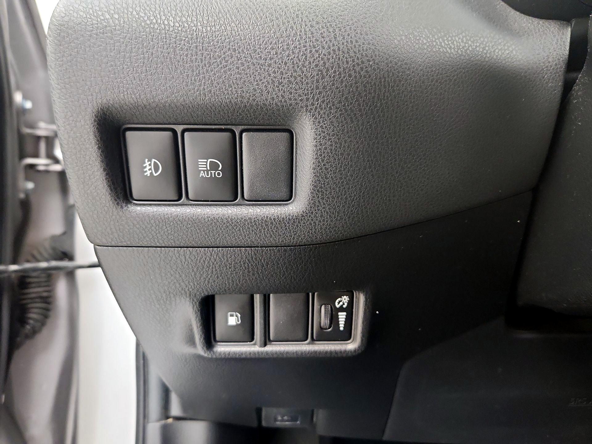 Thumbnail: 2019 Toyota C-HR - 13