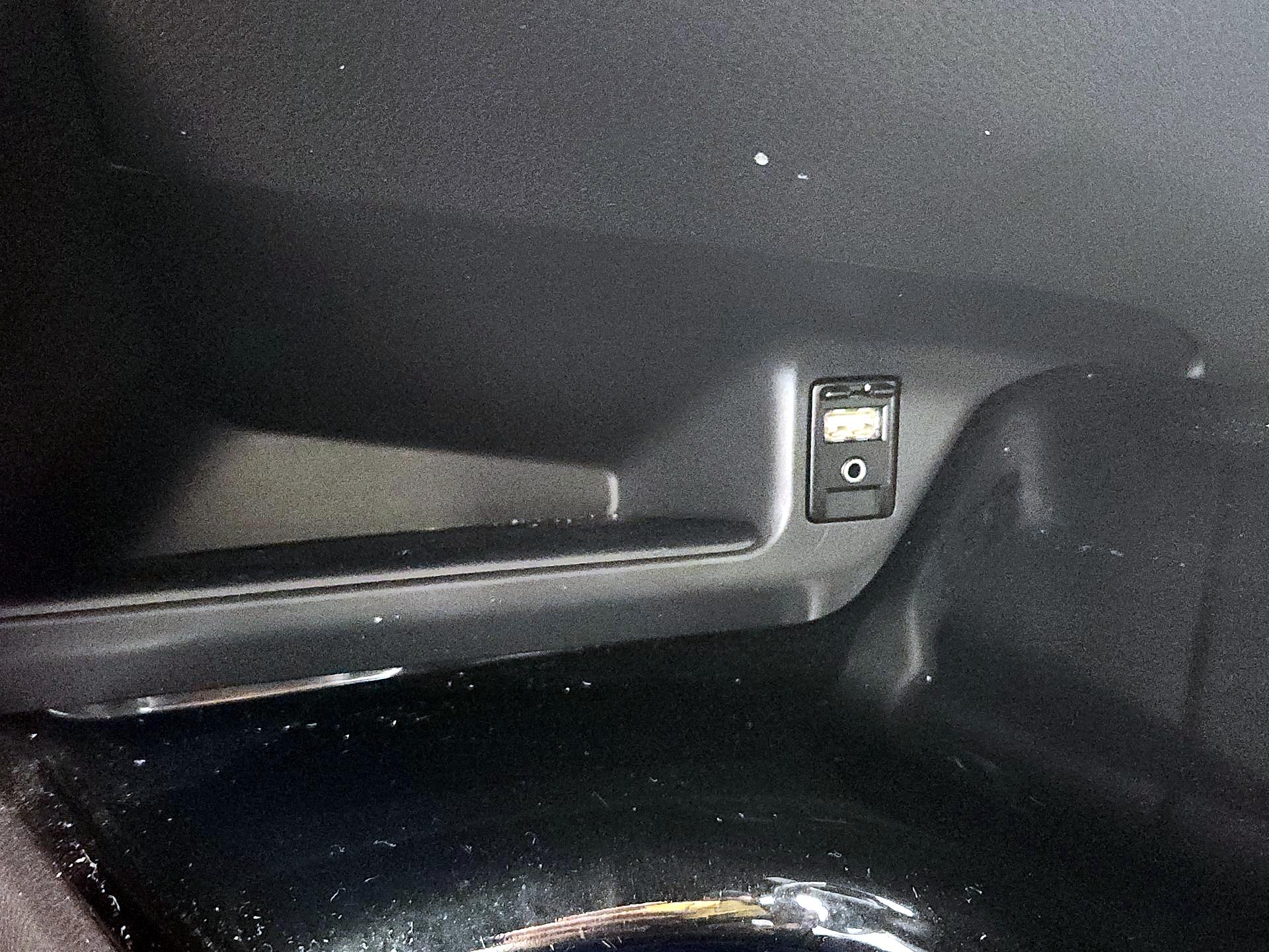 Thumbnail: 2019 Toyota C-HR - 18