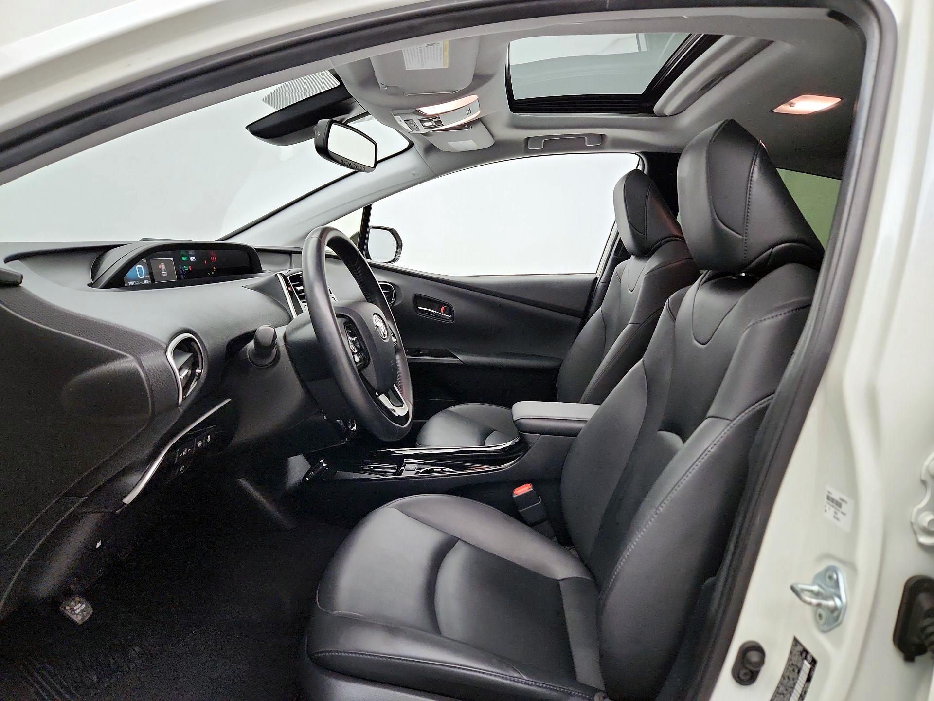 Thumbnail: 2020 Toyota Prius - 11