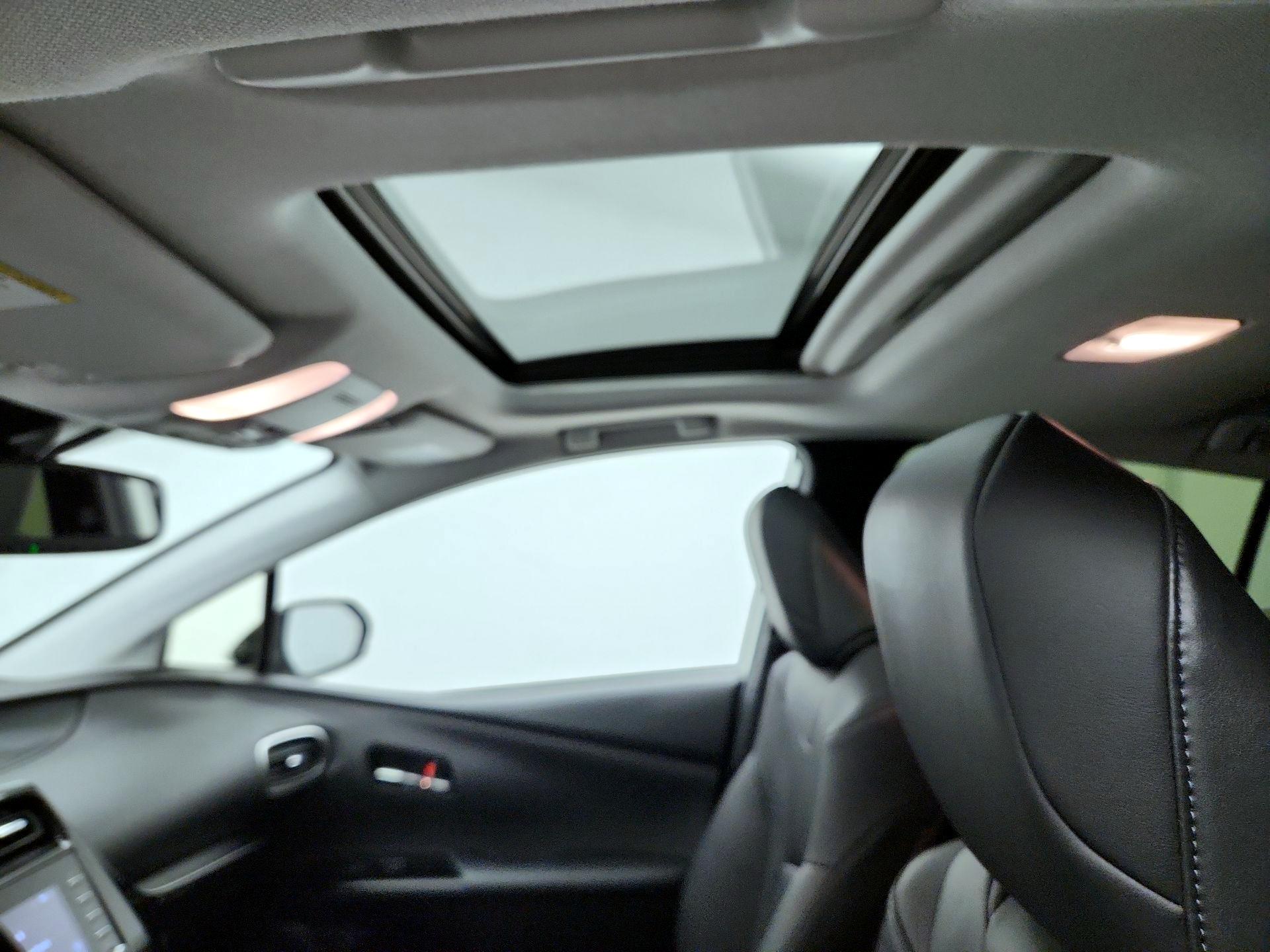 Thumbnail: 2020 Toyota Prius - 19