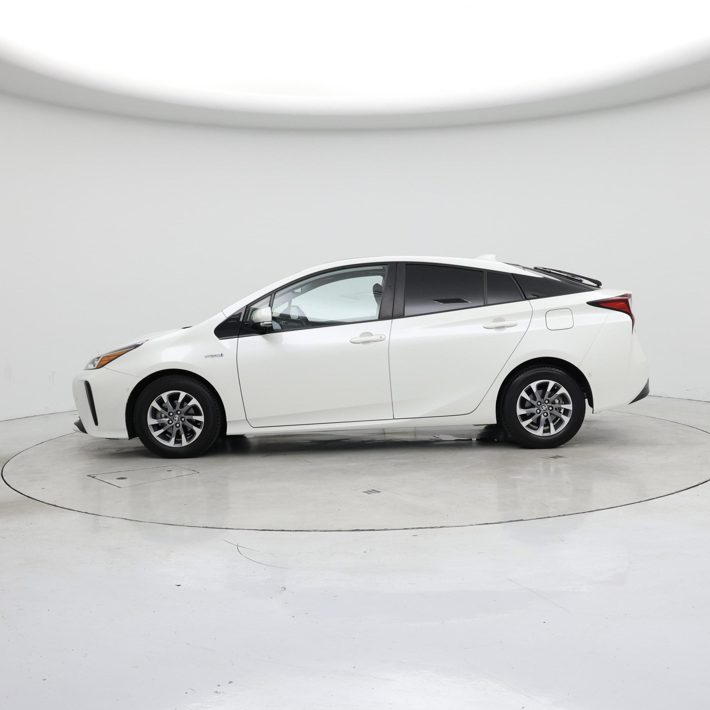 Thumbnail: 2020 Toyota Prius - 3