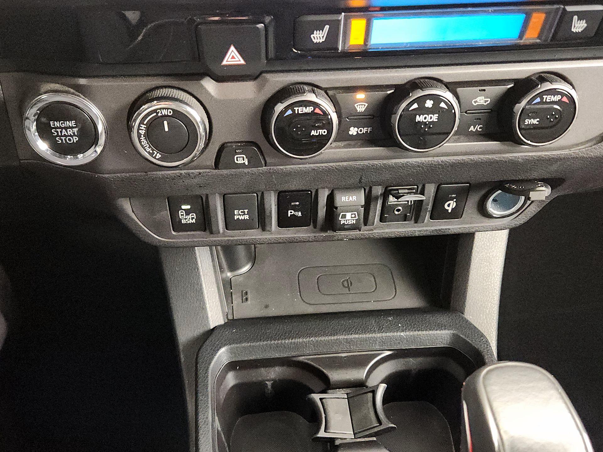 Thumbnail: 2018 Toyota Tacoma - 16