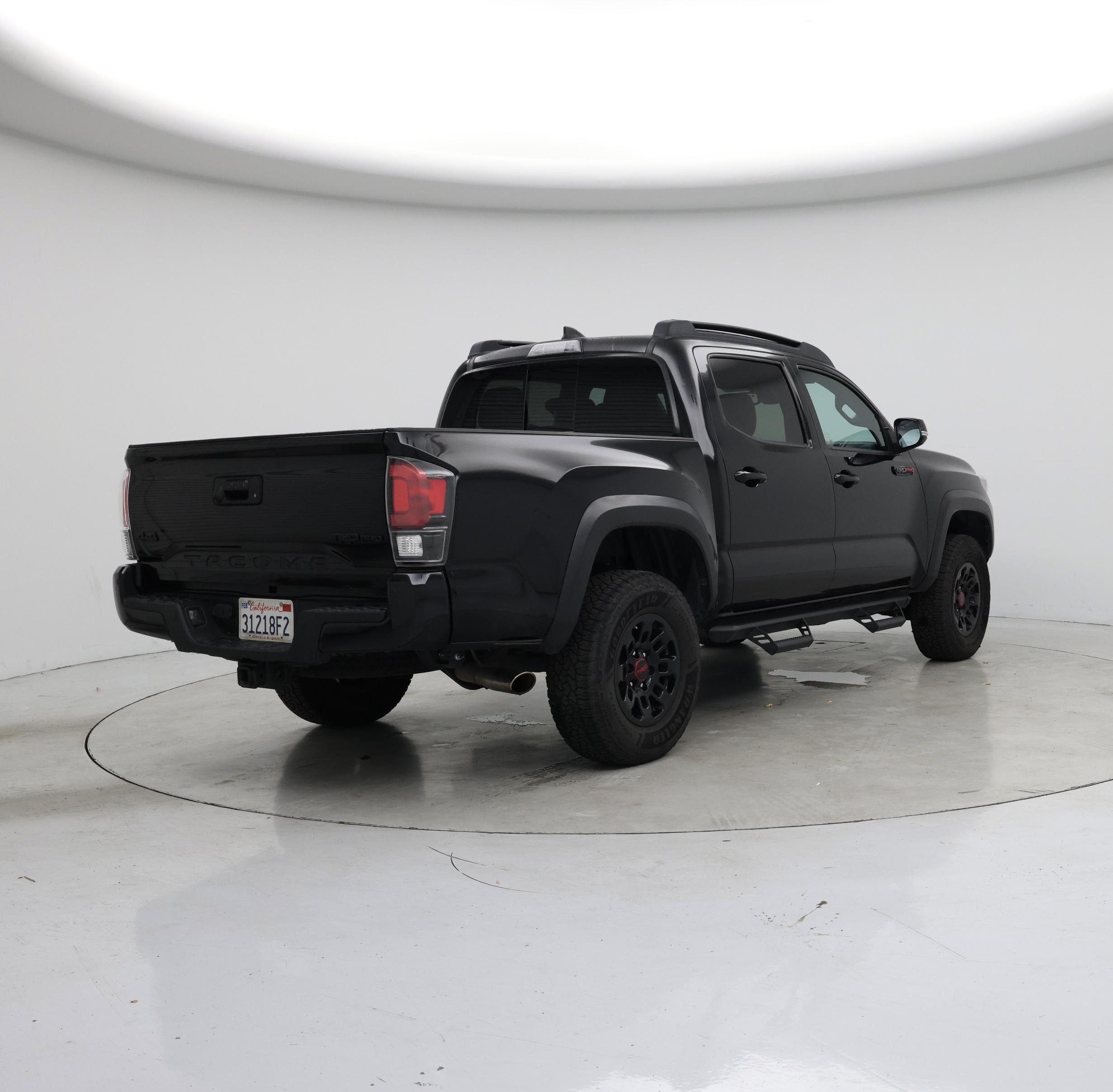 Thumbnail: 2018 Toyota Tacoma - 8