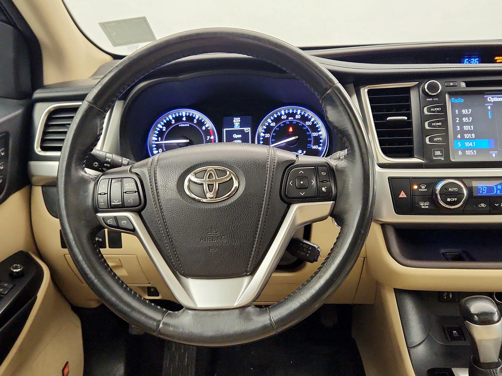 Thumbnail: 2014 Toyota Highlander - 10