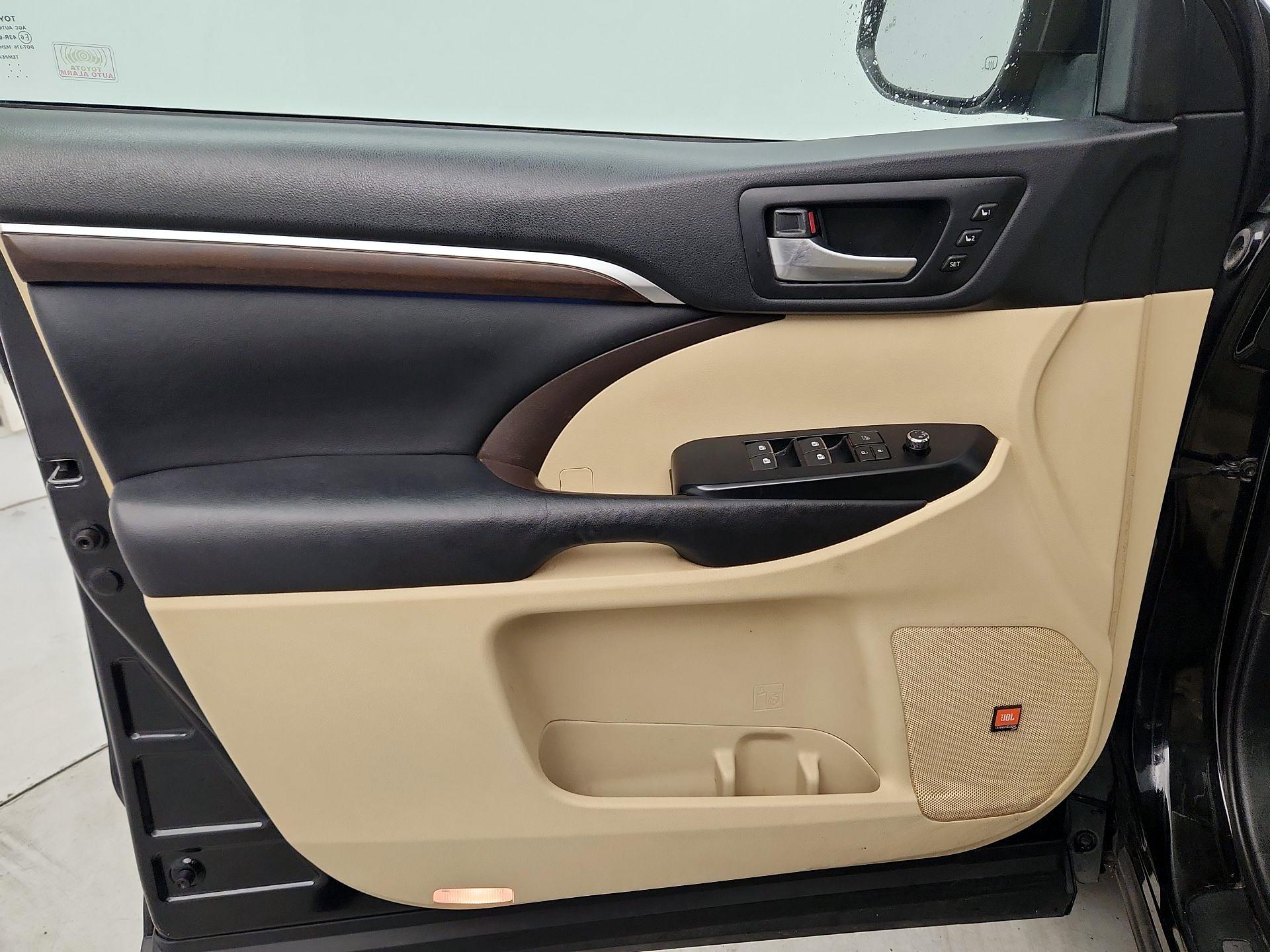 Thumbnail: 2014 Toyota Highlander - 12