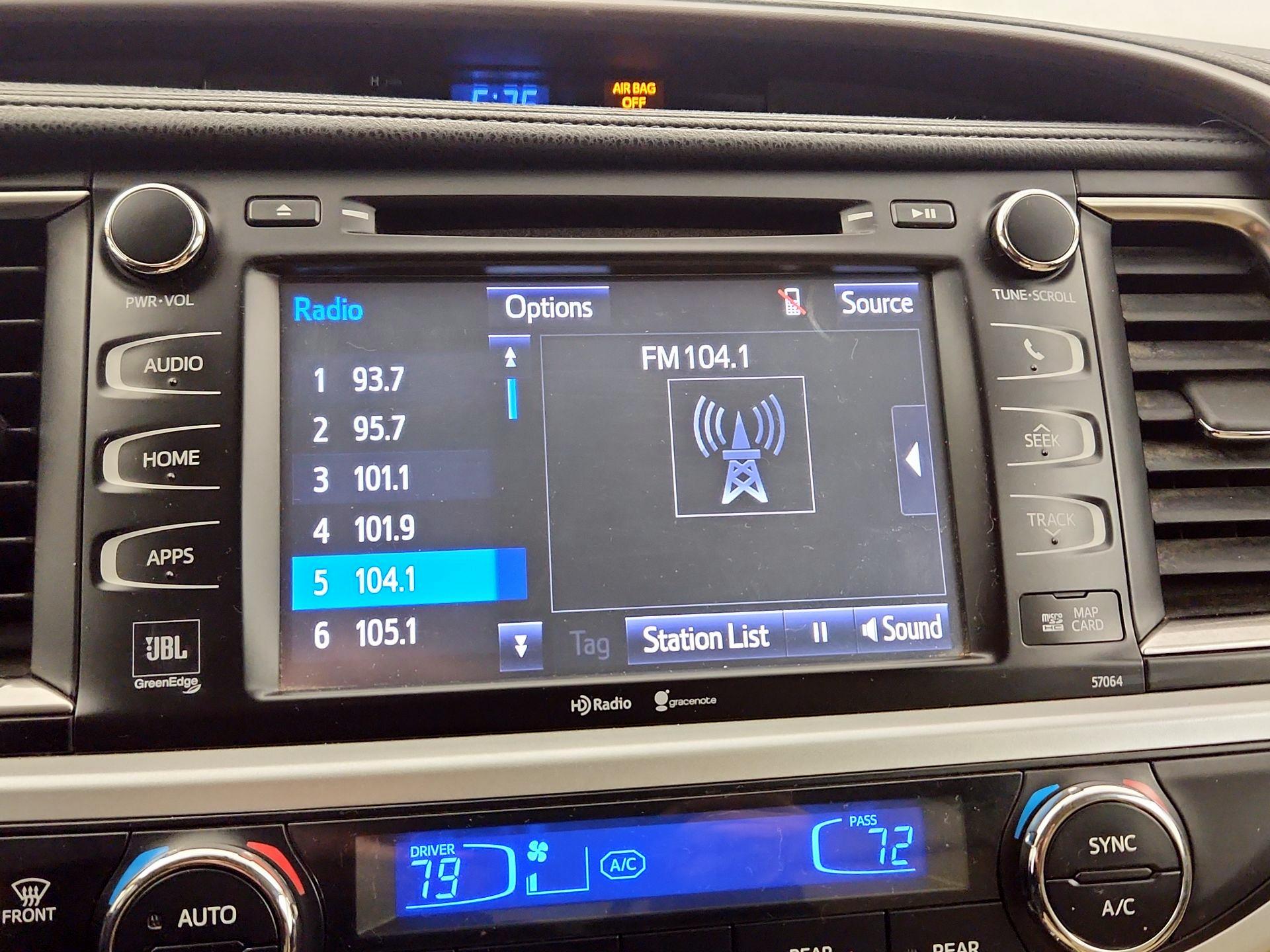 Thumbnail: 2014 Toyota Highlander - 15