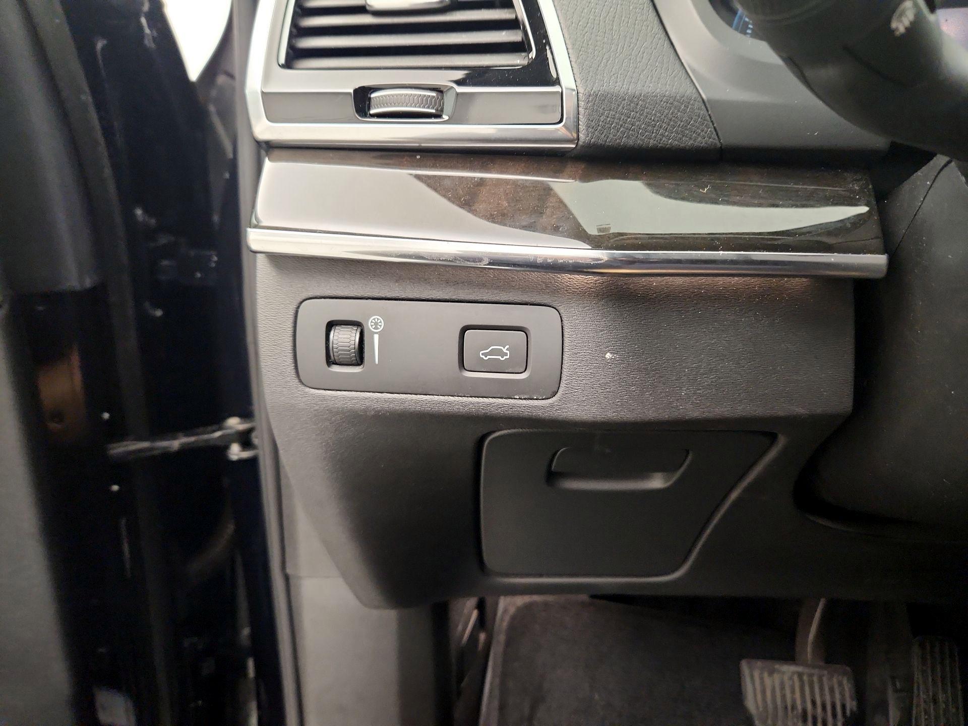 Thumbnail: 2017 Volvo XC90 - 13