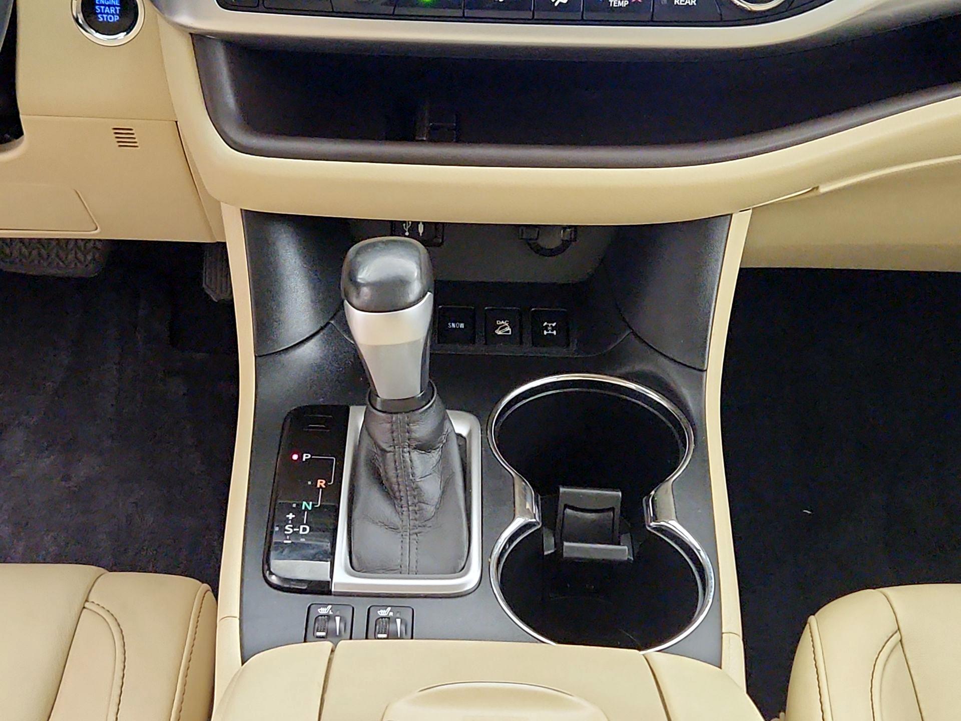 Thumbnail: 2015 Toyota Highlander - 17