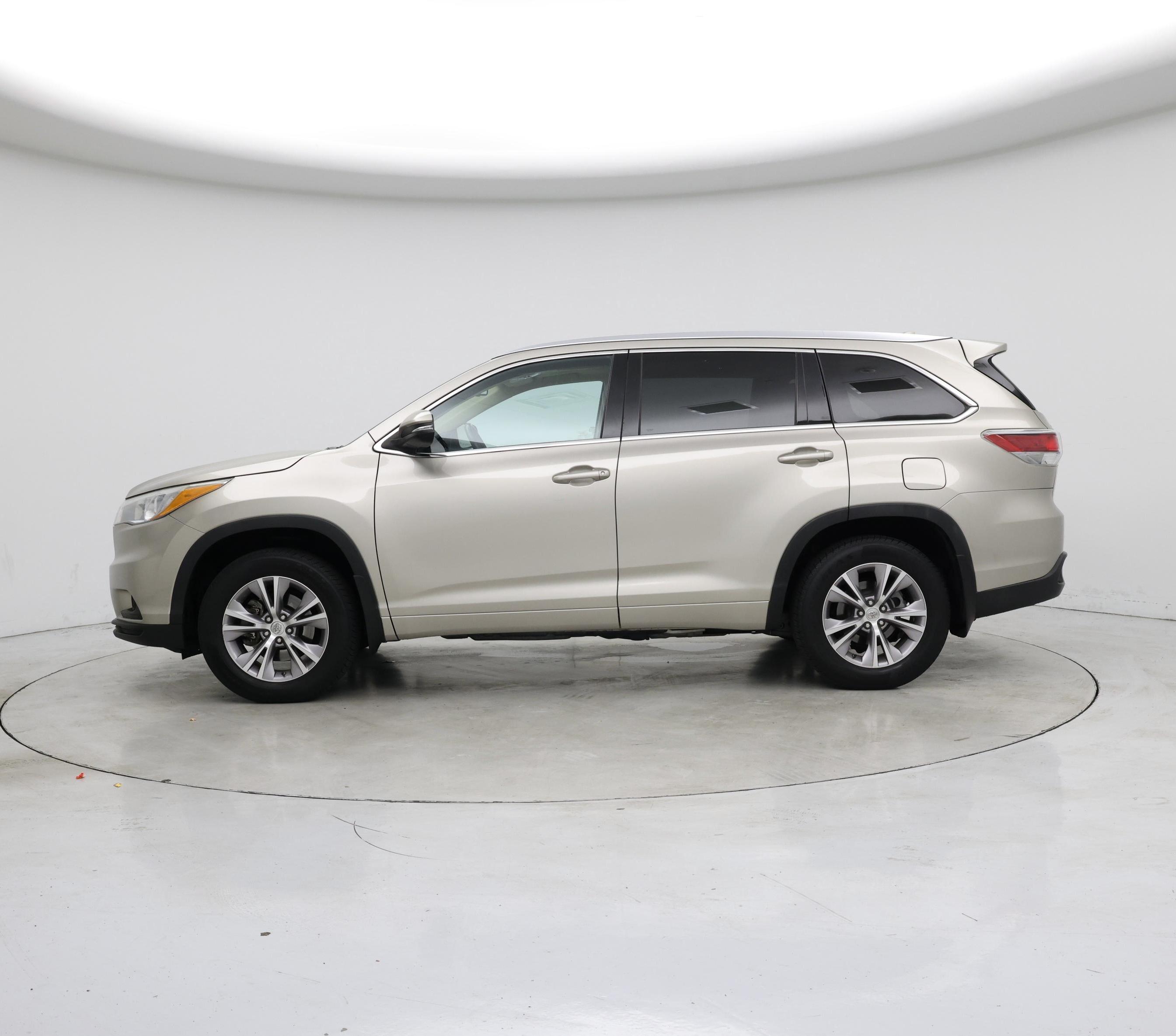 Thumbnail: 2015 Toyota Highlander - 3