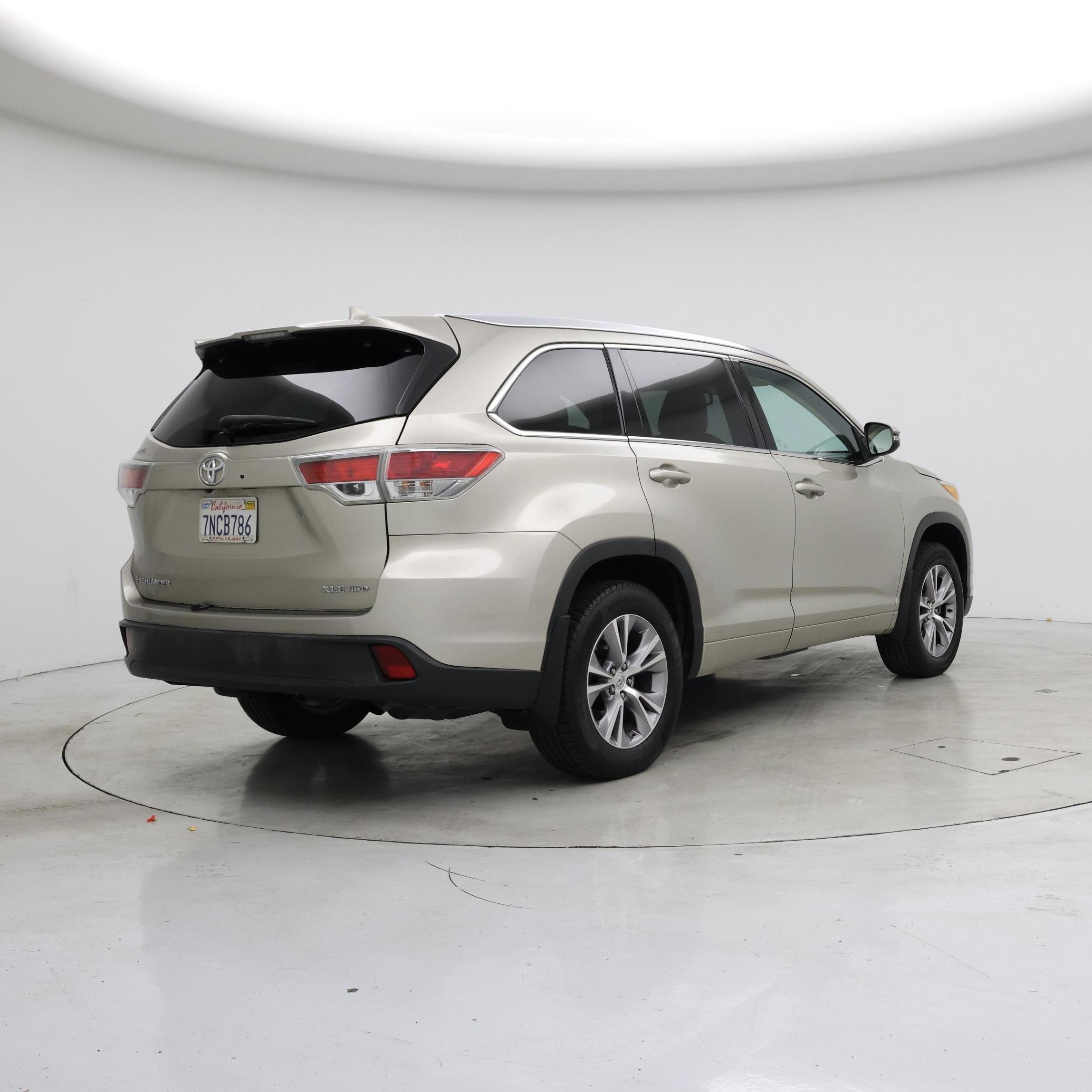 Thumbnail: 2015 Toyota Highlander - 8